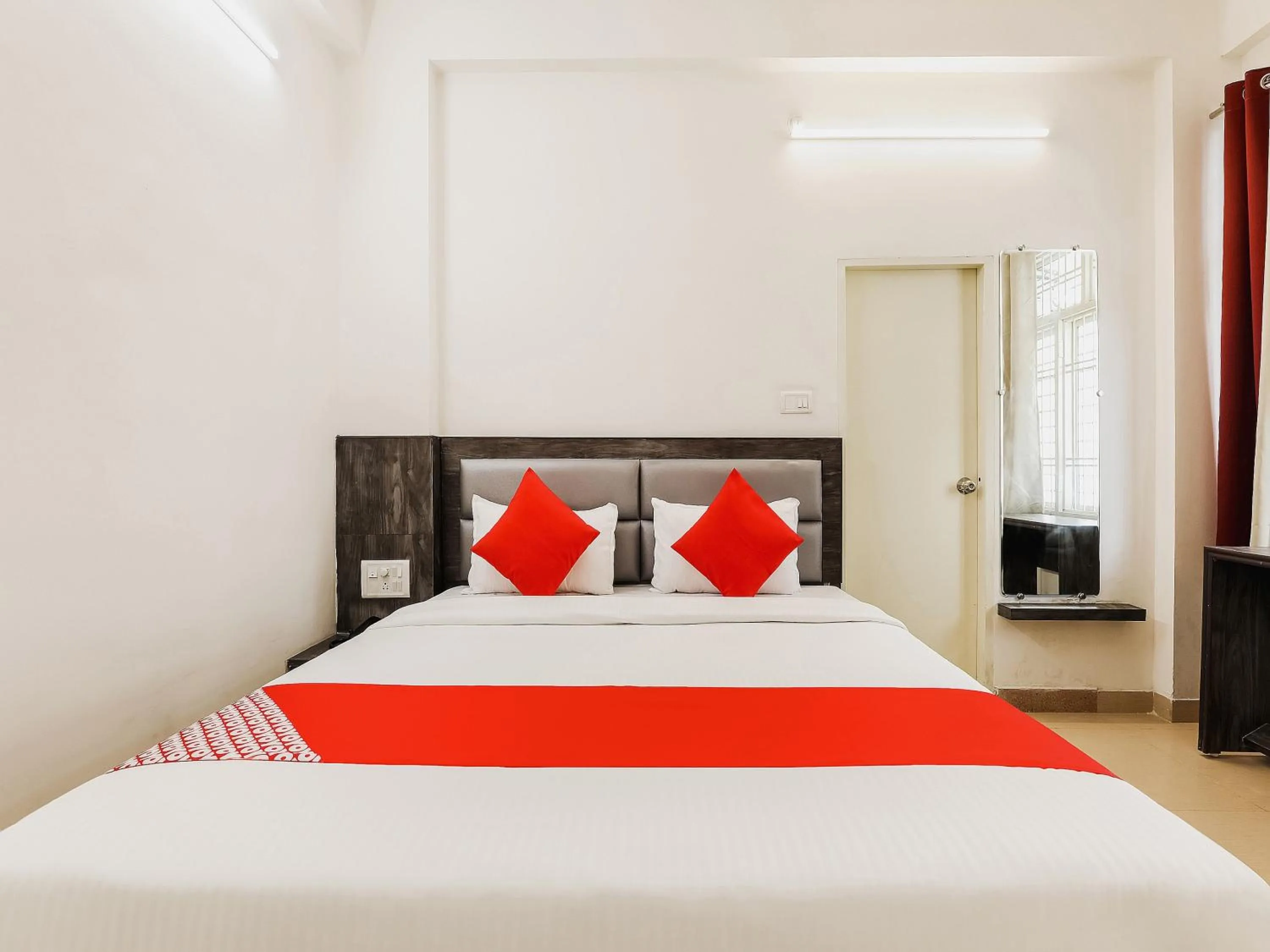 Bedroom, Bed in Tunez