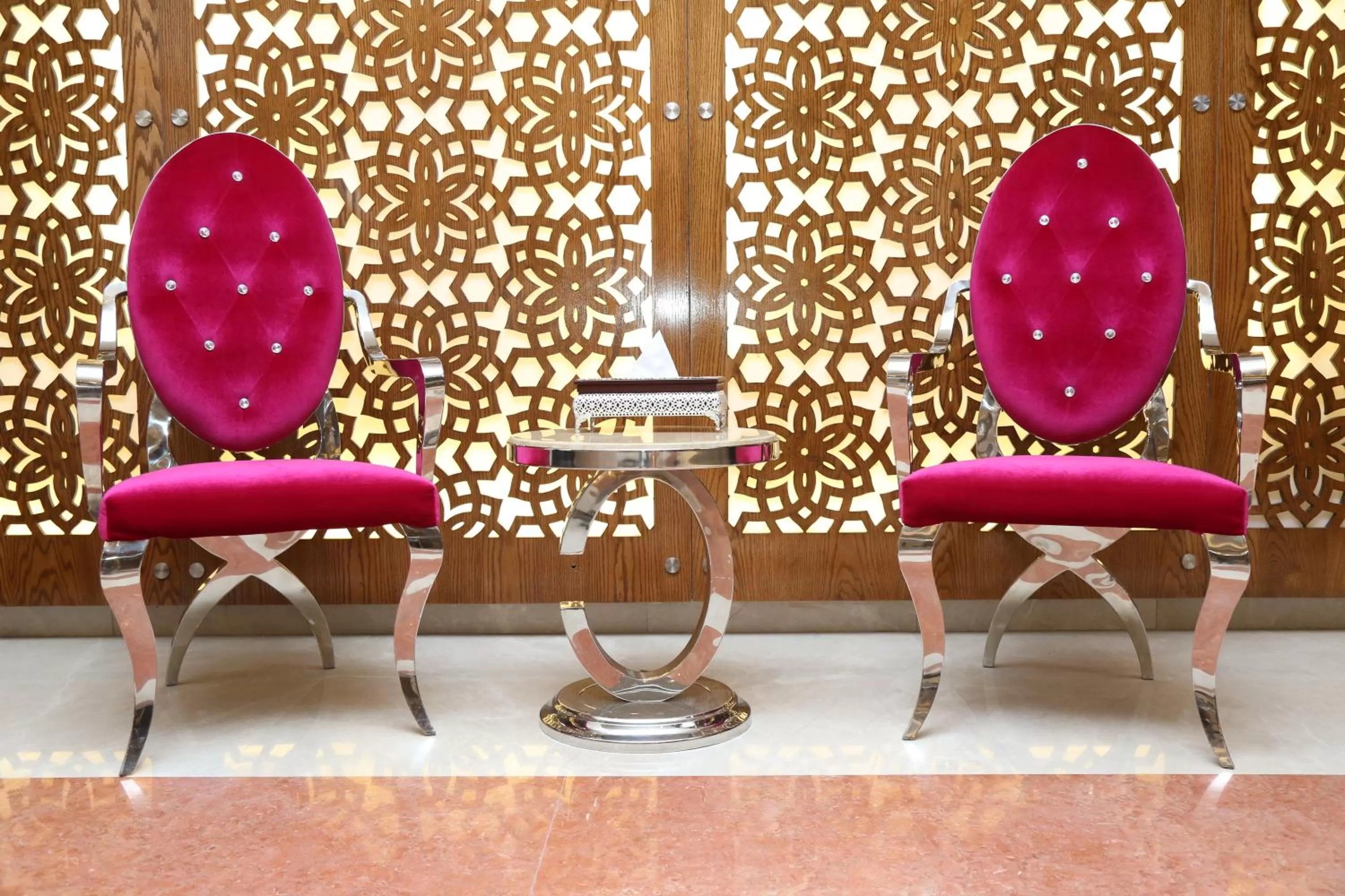 Communal lounge/ TV room in Marino Royal Hotel