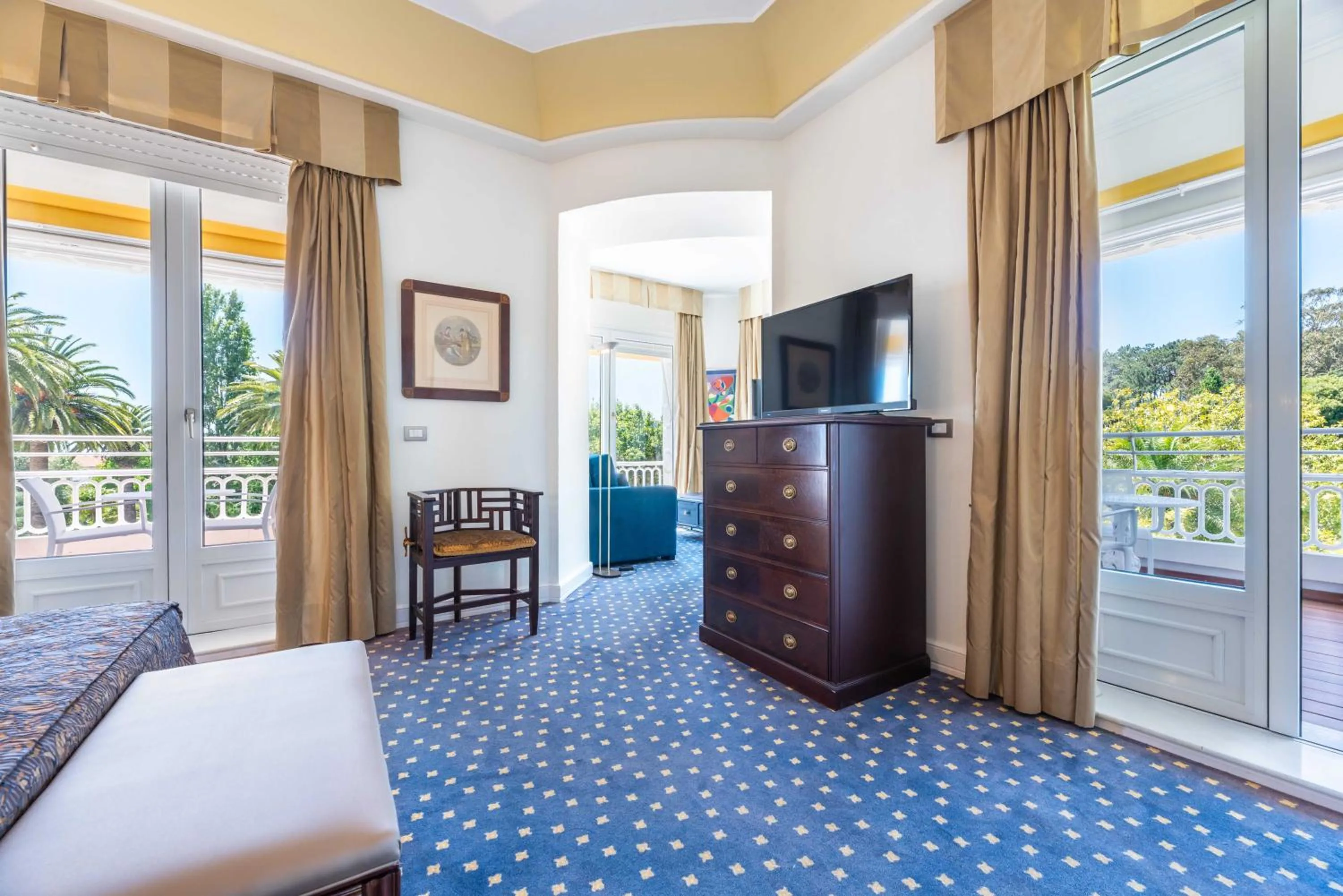 View (from property/room), Bed in Eurostars Gran Hotel La Toja