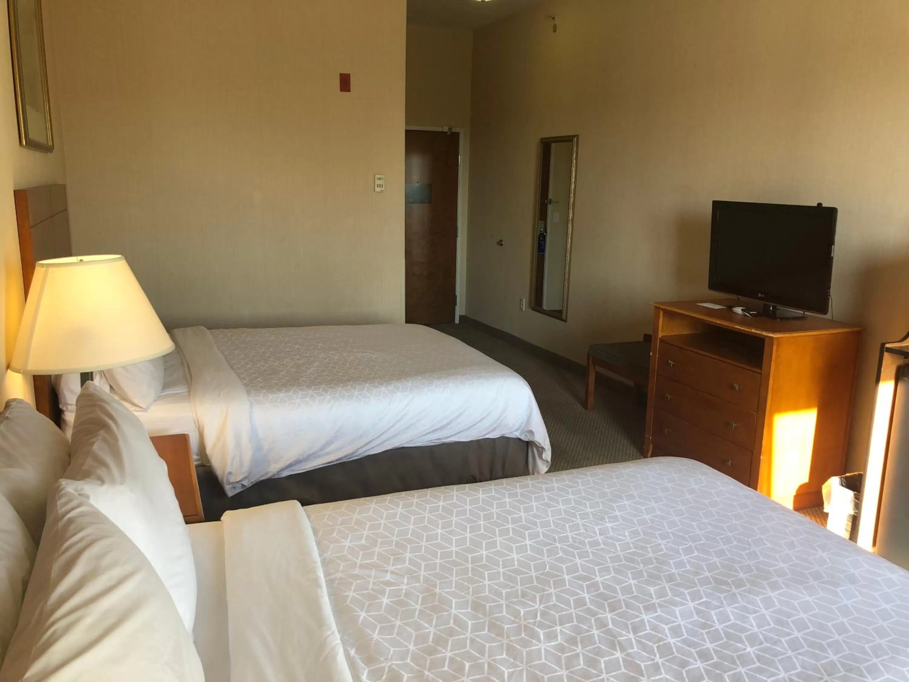 Bed in Holiday Inn Express Hotel & Suites Lansing-Dimondale by IHG