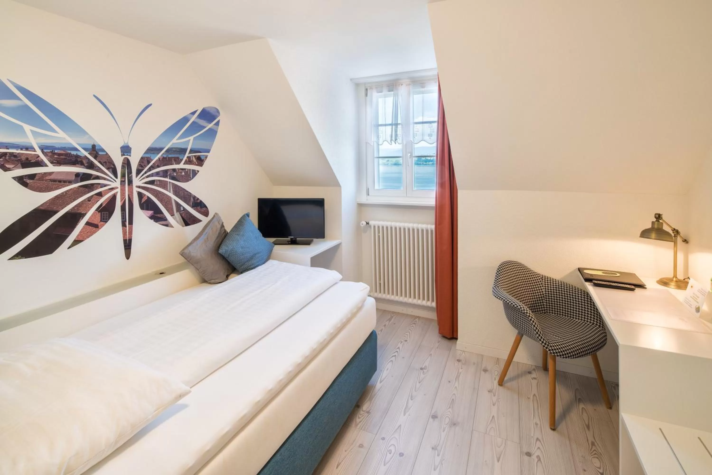 Photo of the whole room, Bed in Hotel Murtenhof & Krone