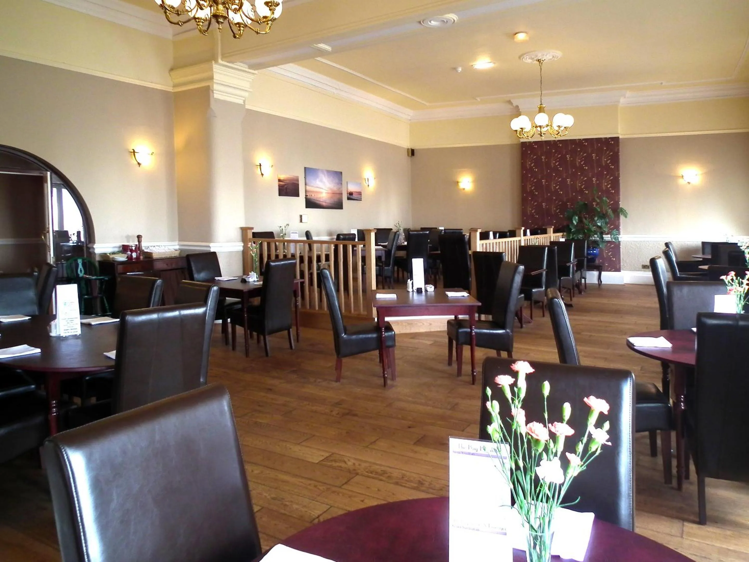 Restaurant/places to eat in The North Euston Hotel