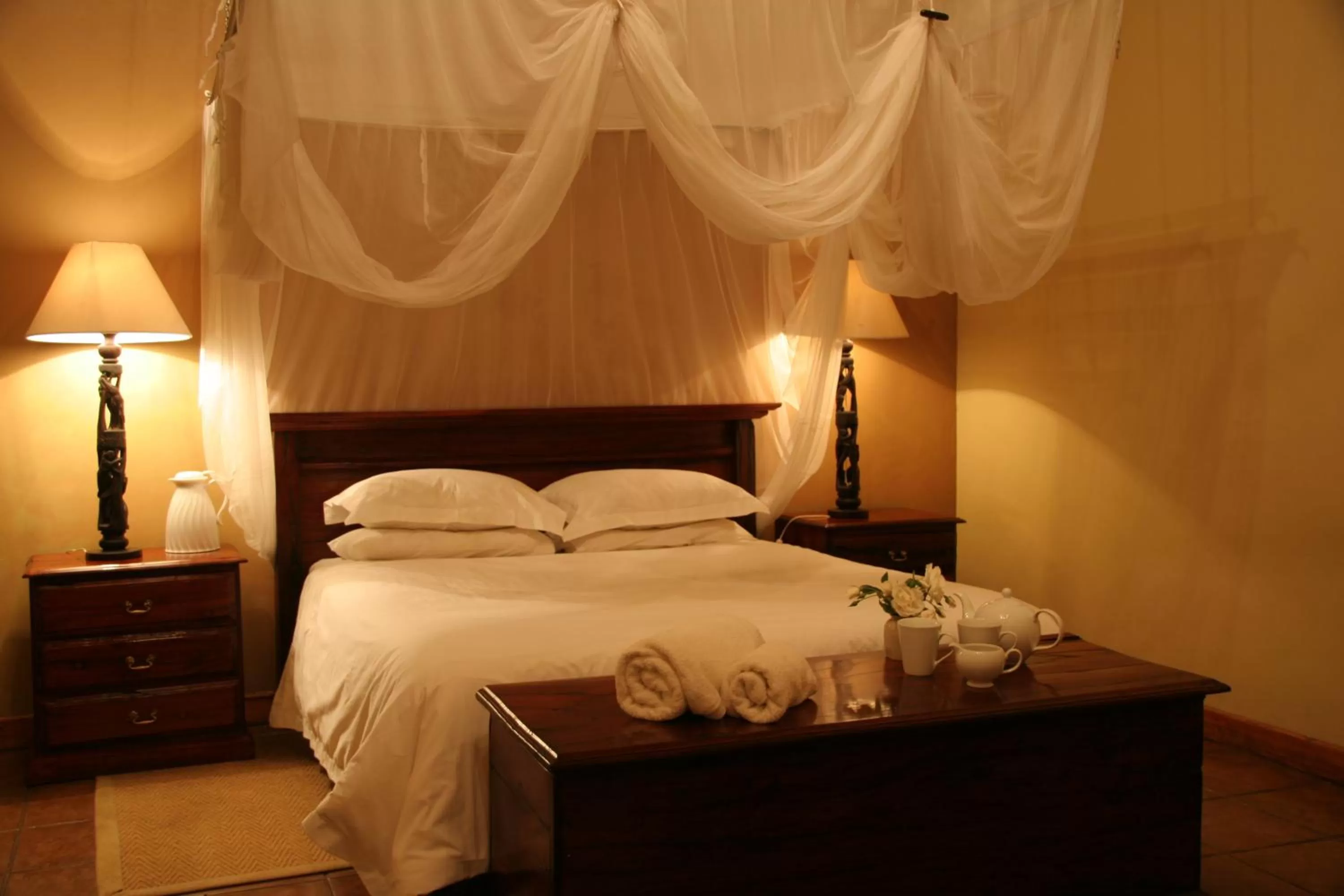 Shower, Bed in Kumbali Country Lodge
