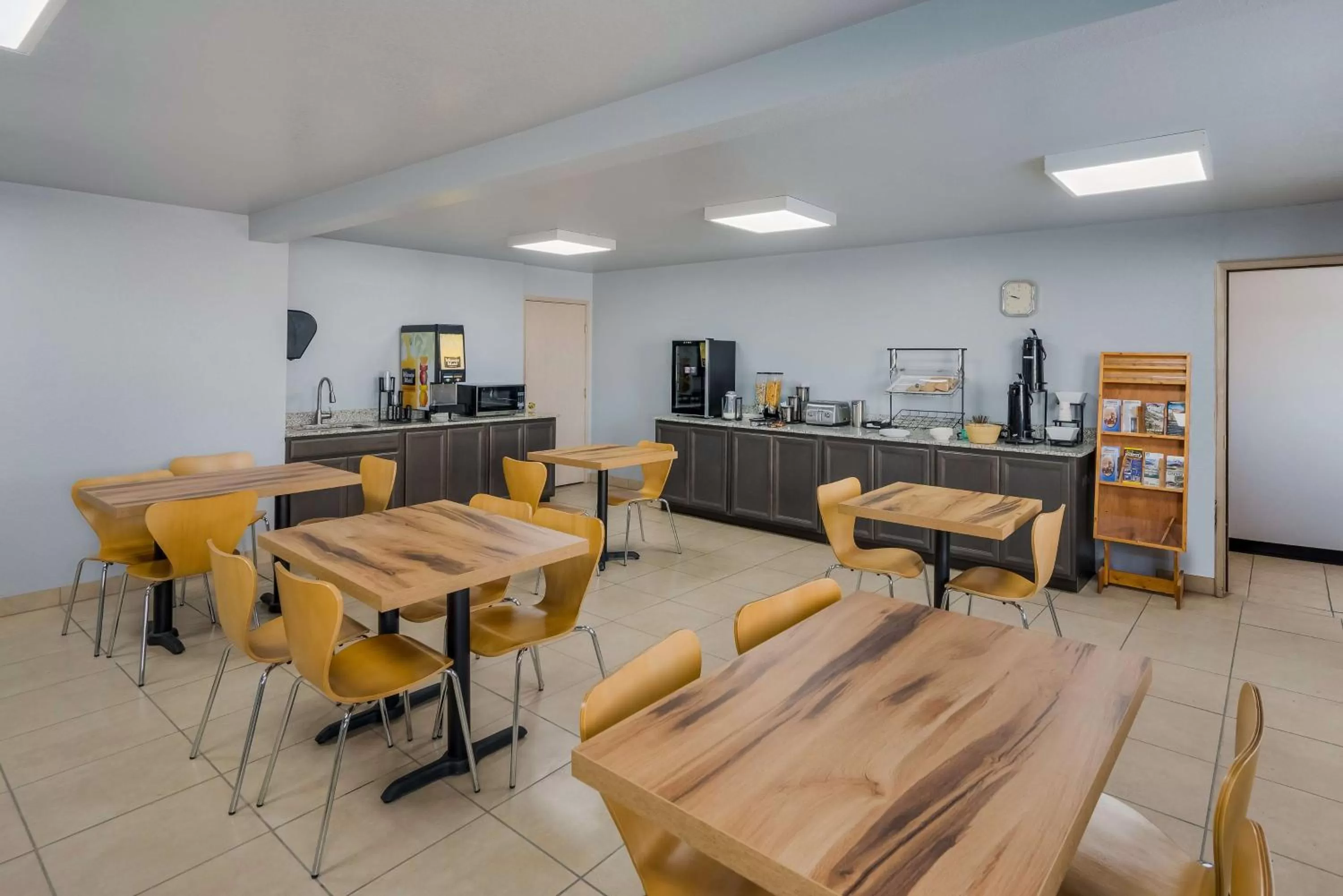 Breakfast in SureStay Hotel by Best Western Wells