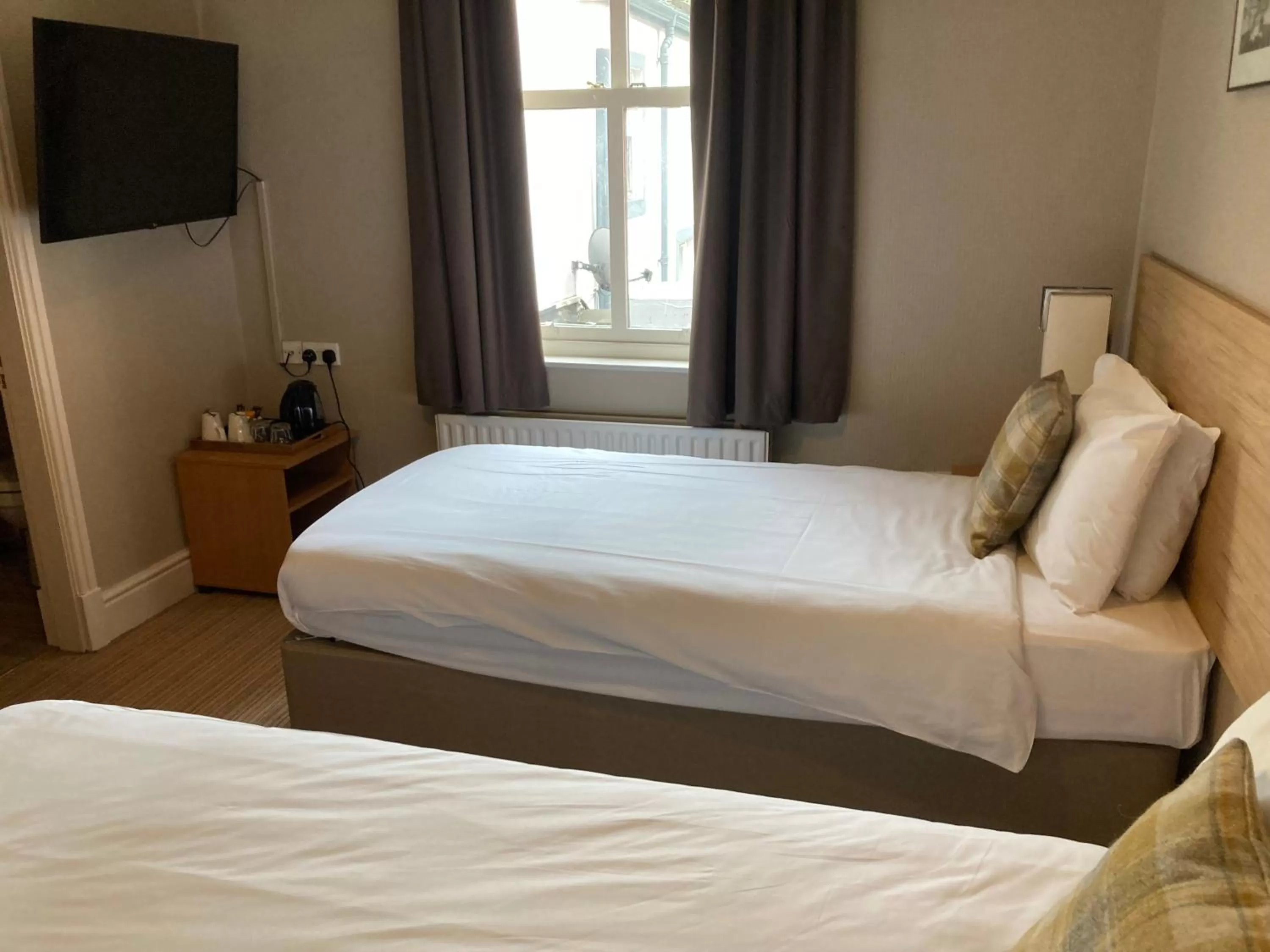 Bedroom, Bed in The Oxnoble