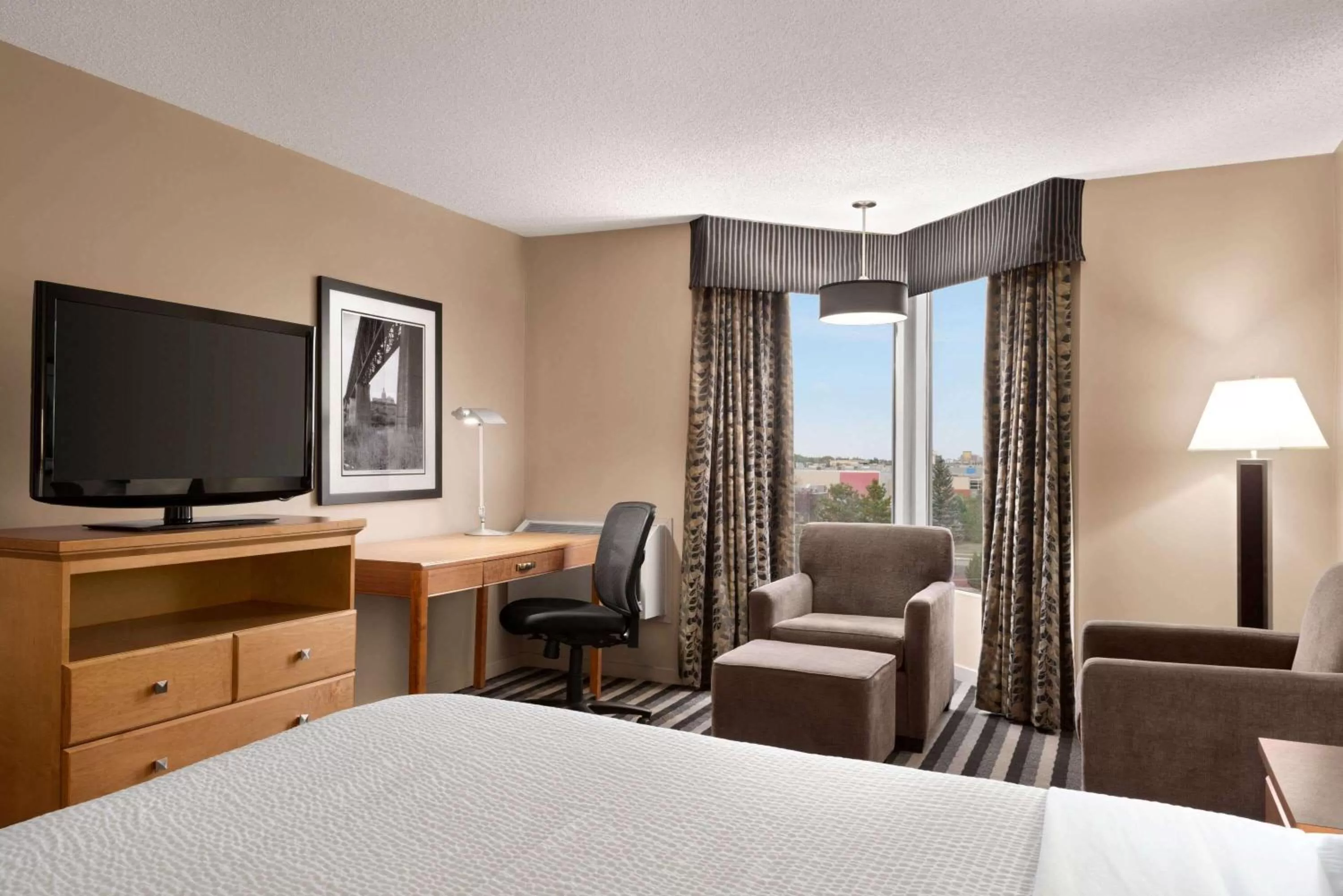 Photo of the whole room, Bed in Royal Hotel West Edmonton, Trademark Collection by Wyndham