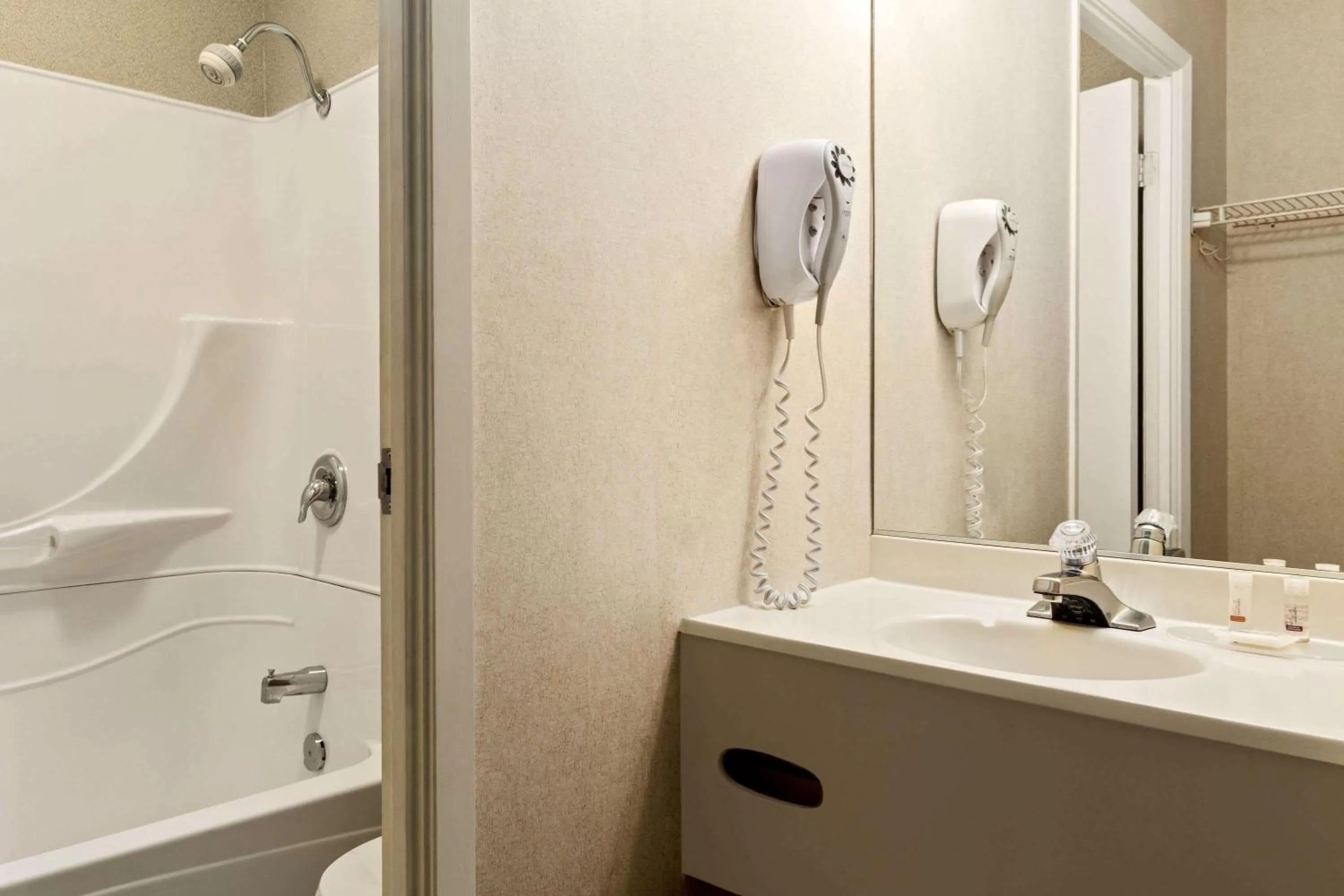 Bathroom in Days Inn by Wyndham Trois-Rivieres