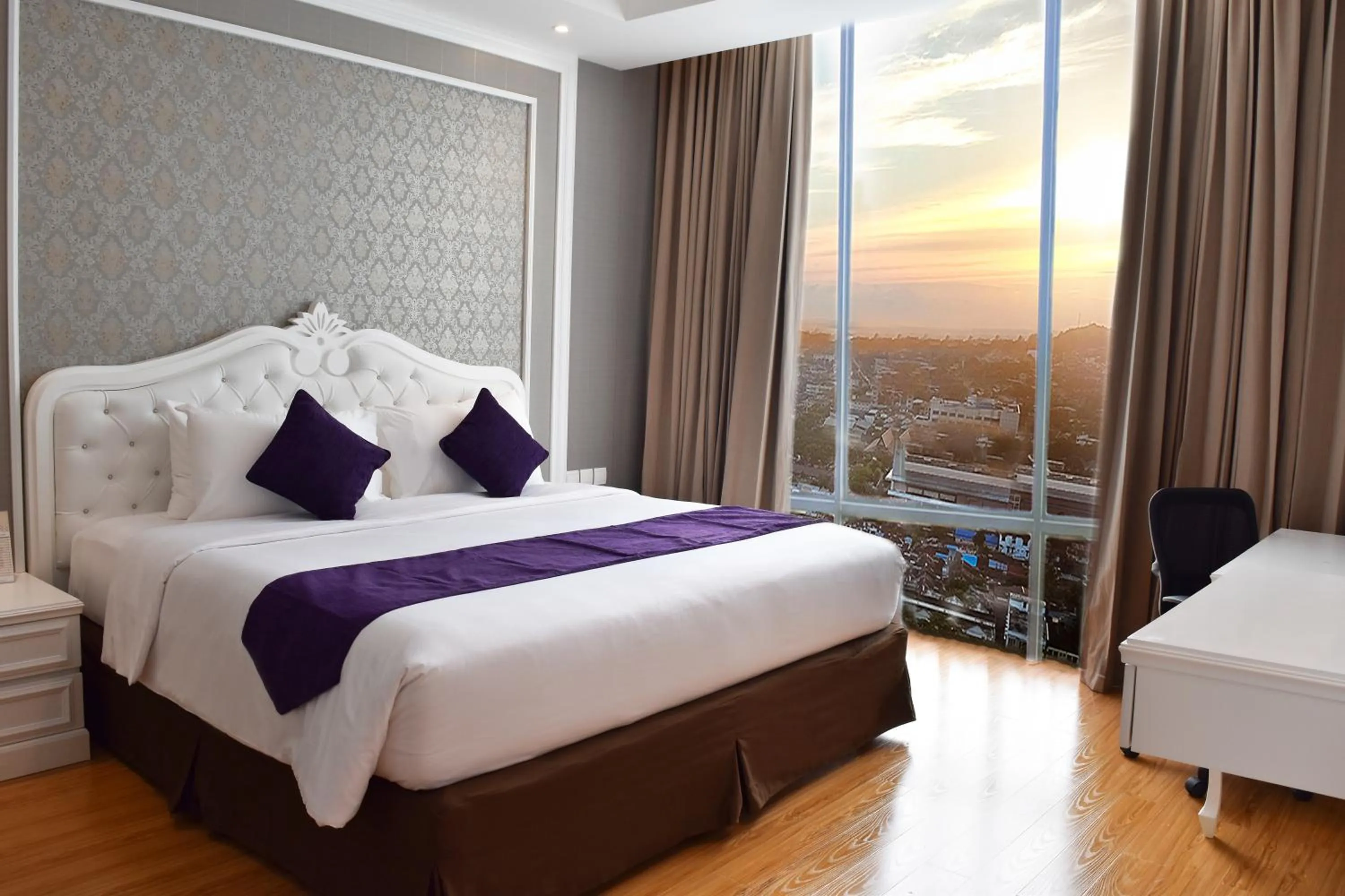 Bedroom, Bed in Platinum Hotel & Convention Hall Balikpapan