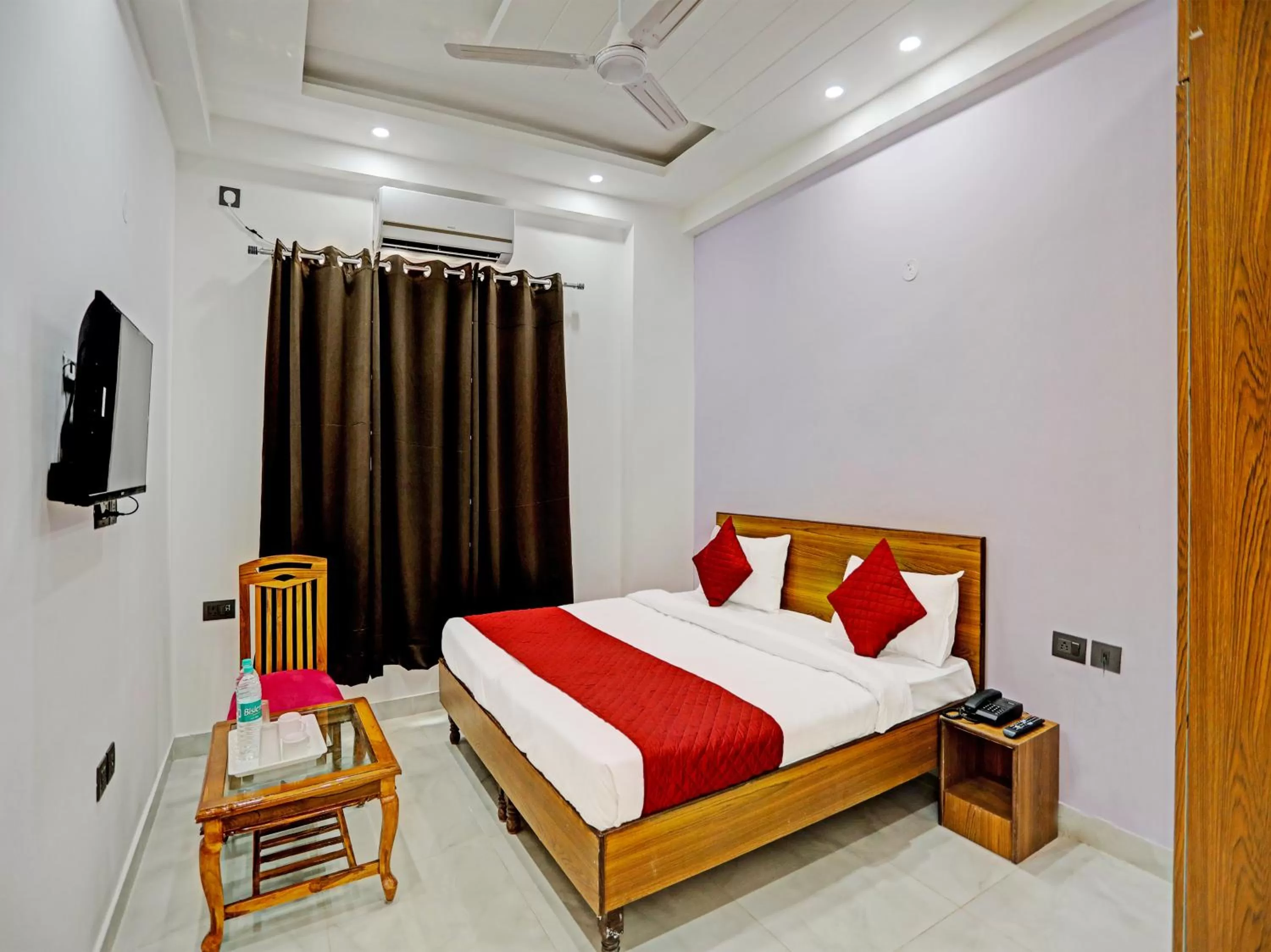 Bedroom, Bed in Hotel Golden Admire - Couple Friendly Hotel Noida Sector - 56
