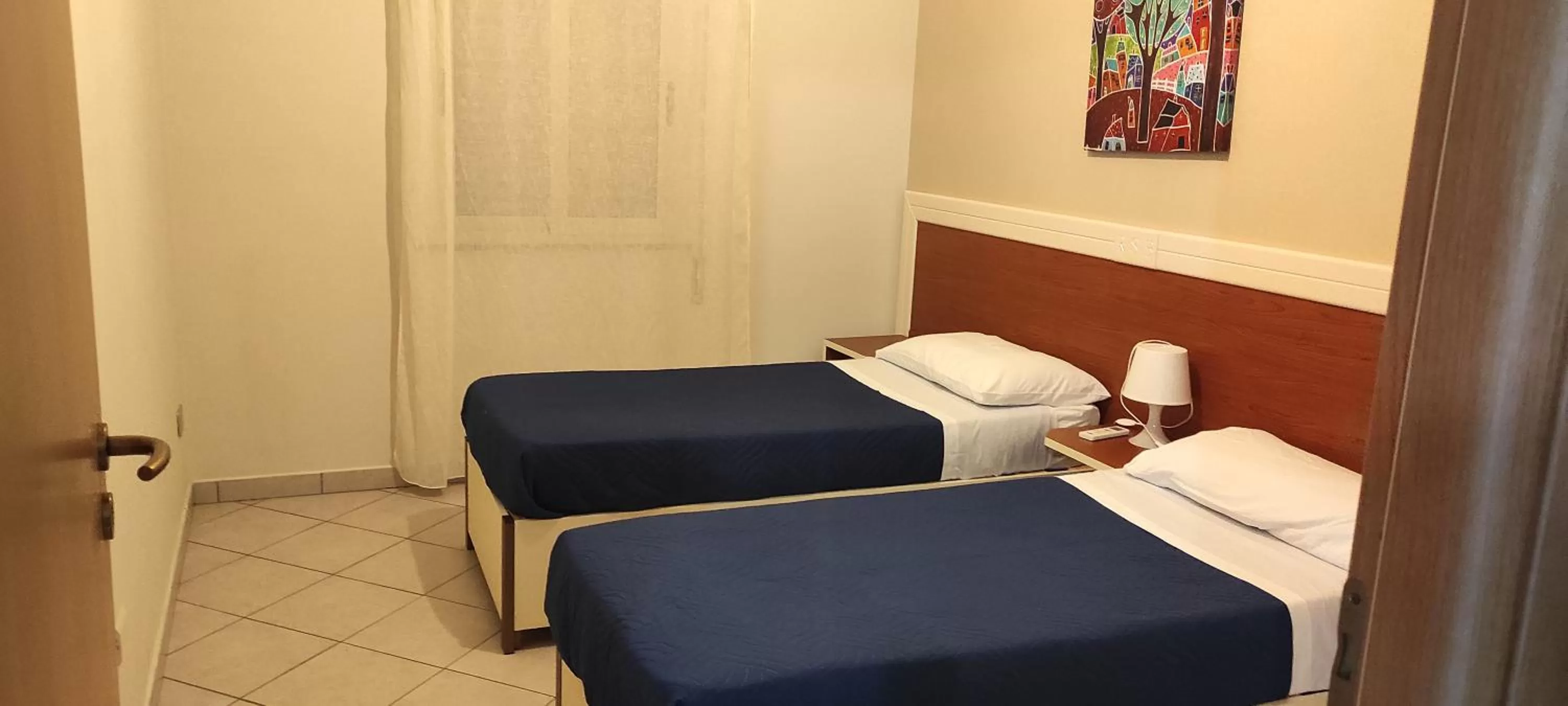 Bed in Residence Santa Barbara