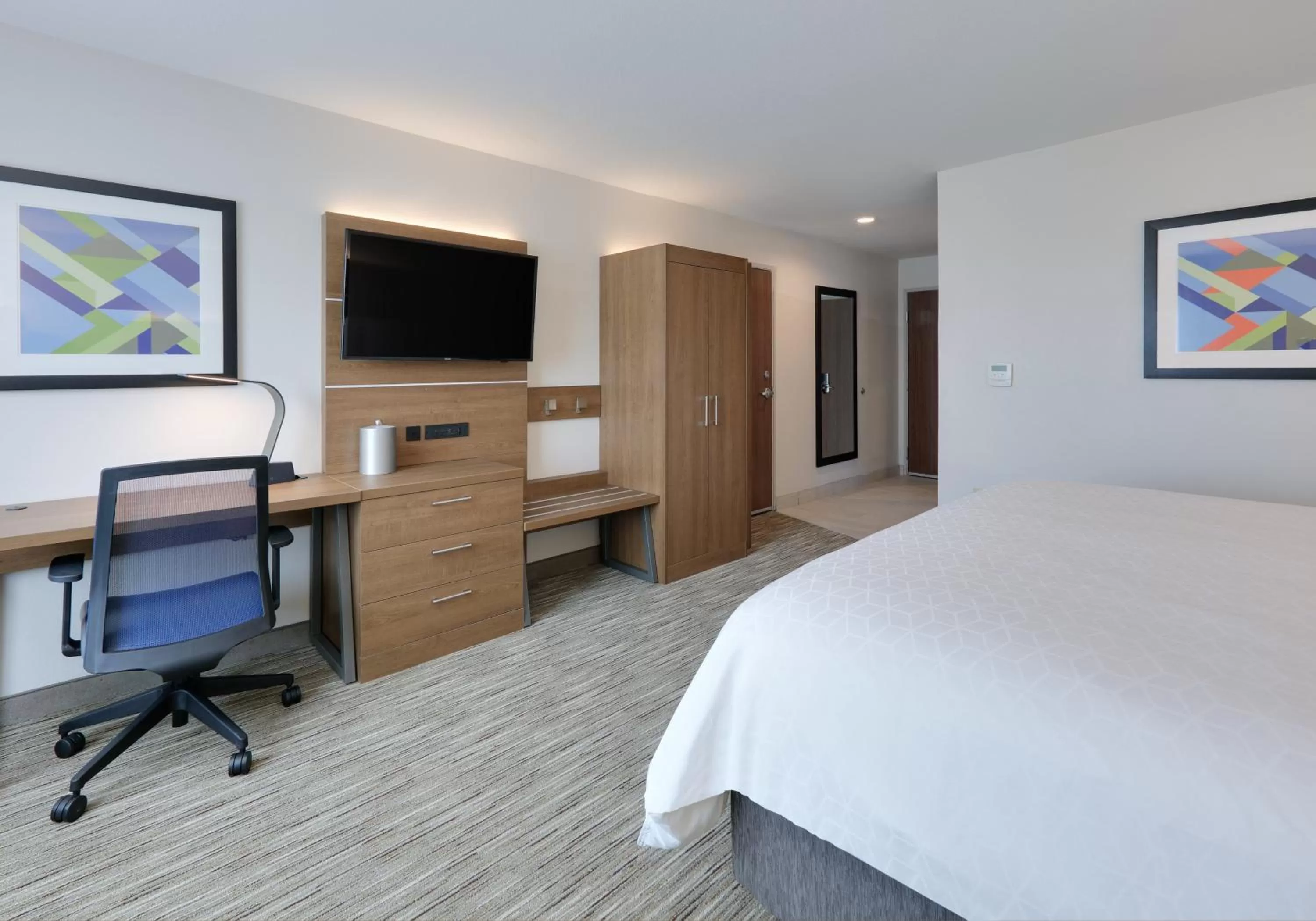 Photo of the whole room, Bed in Holiday Inn Express & Suites San Antonio NW near SeaWorld by IHG