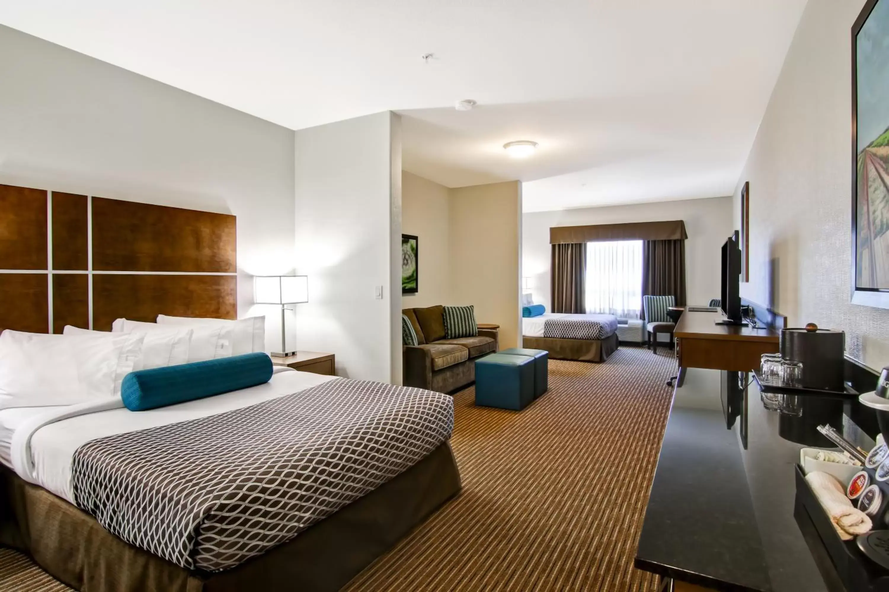 Double Queen Room with Sofa Bed in Canalta Selkirk Double Queen Room with Sofa Bed in Canalta Selkirk