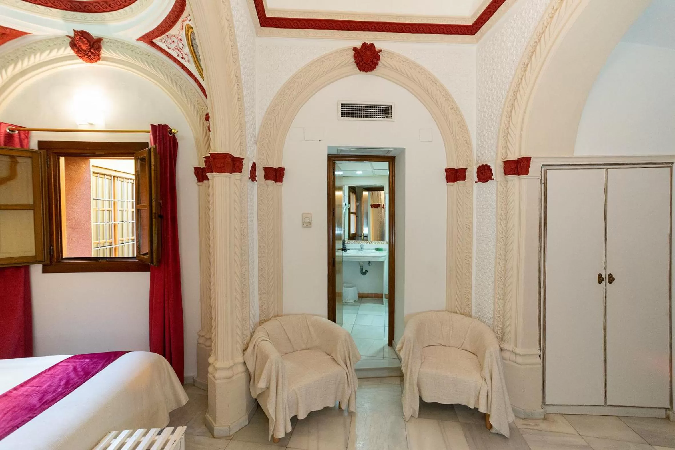 Photo of the whole room, Bed in Hotel Casa Museo de la Mezquita