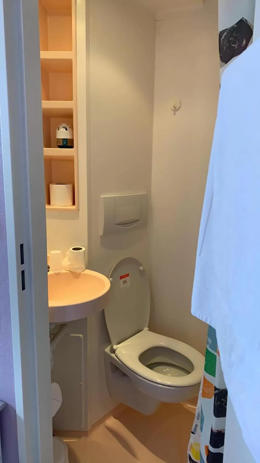 Bathroom in HOTEL DU CYGNE DE LA CROIX BLANCHE