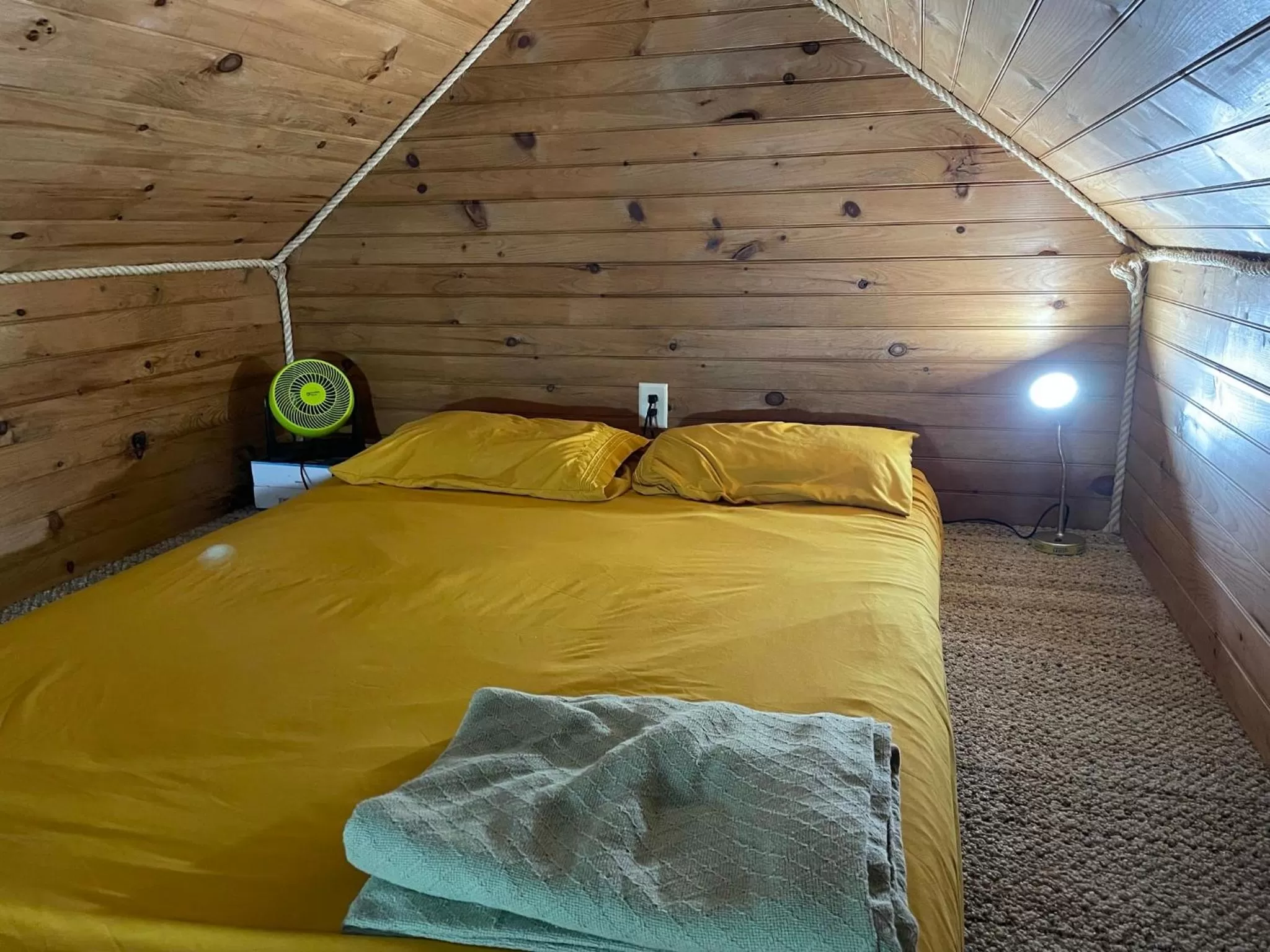 Bedroom, Bed in Walnut Canyon Cabins