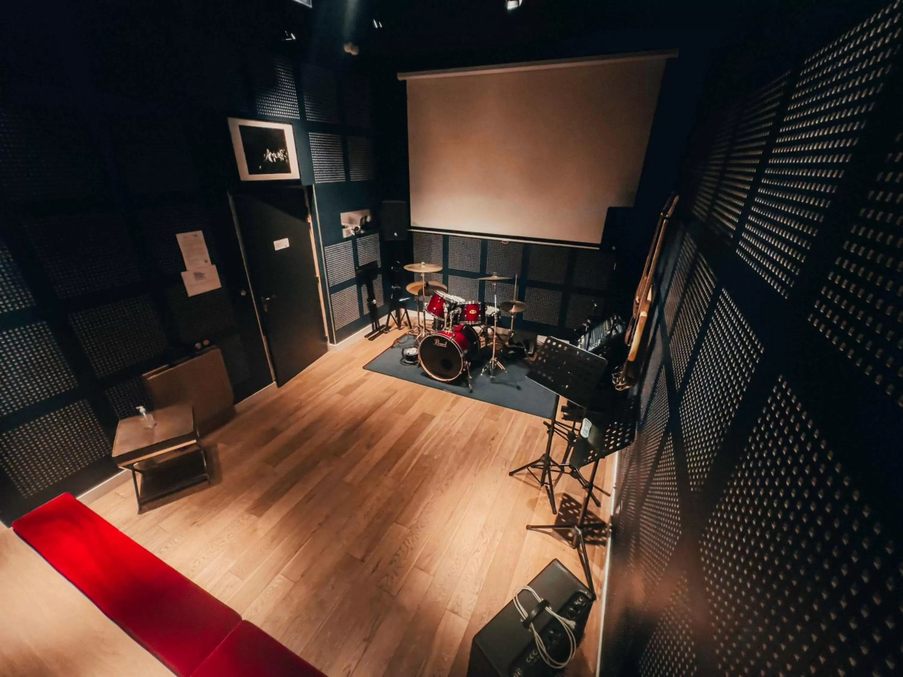 Property building in Le Magic Hall