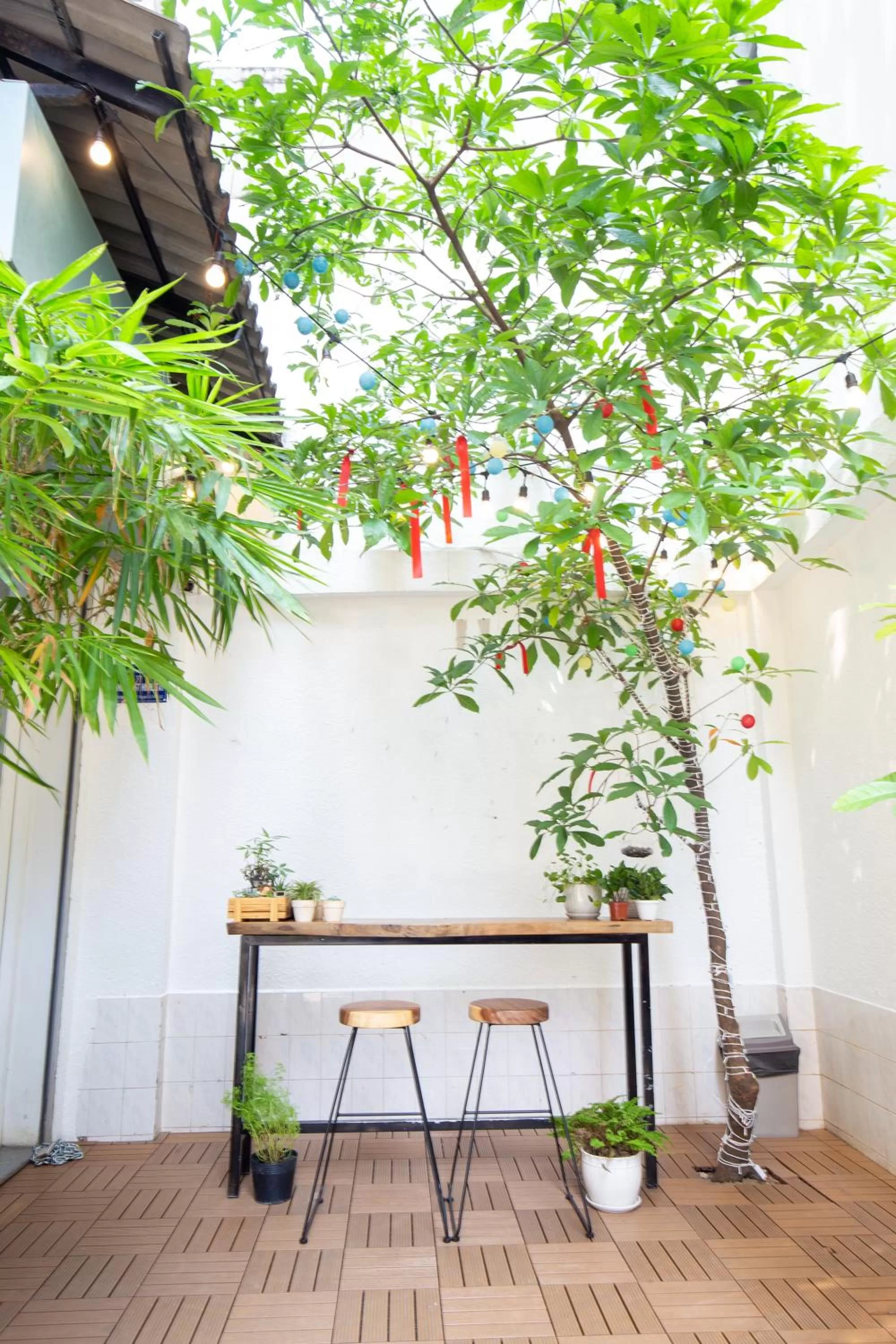 HOSTIE SAIGON [WANDERLUST Home]