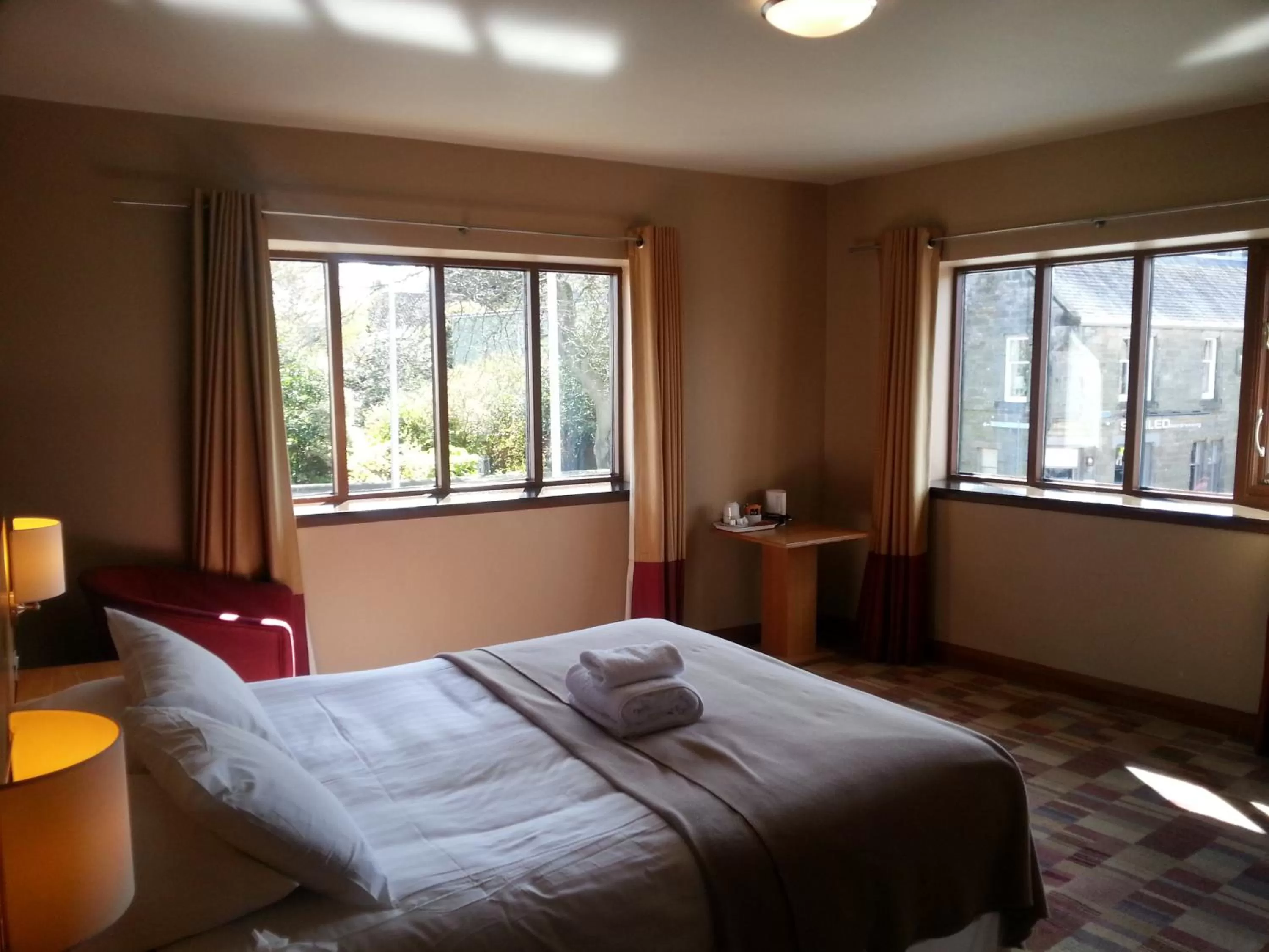 Bedroom, Bed in Greyfriars Inn by Greene King Inns