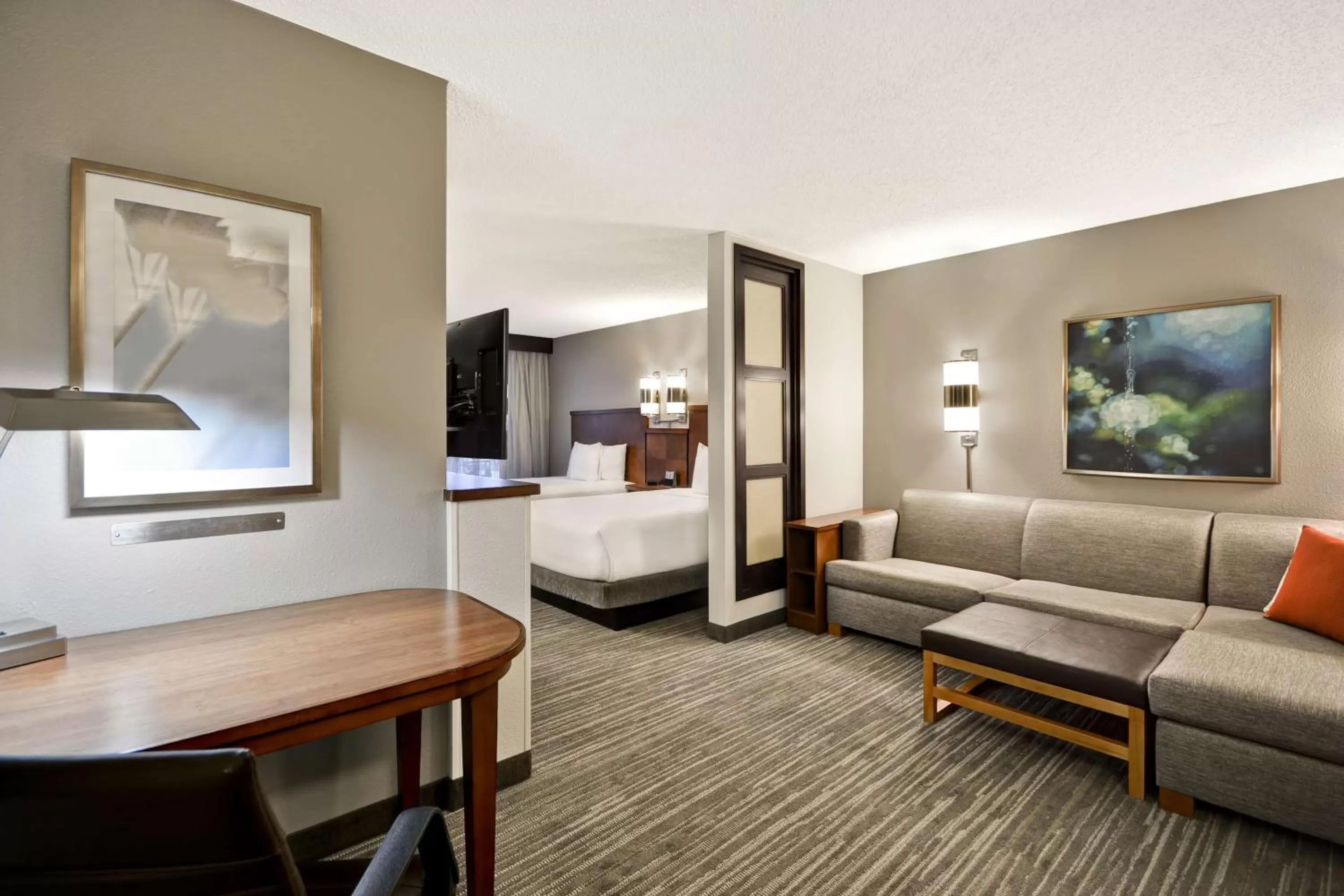 Photo of the whole room, Bed in Hyatt Place Columbus Worthington