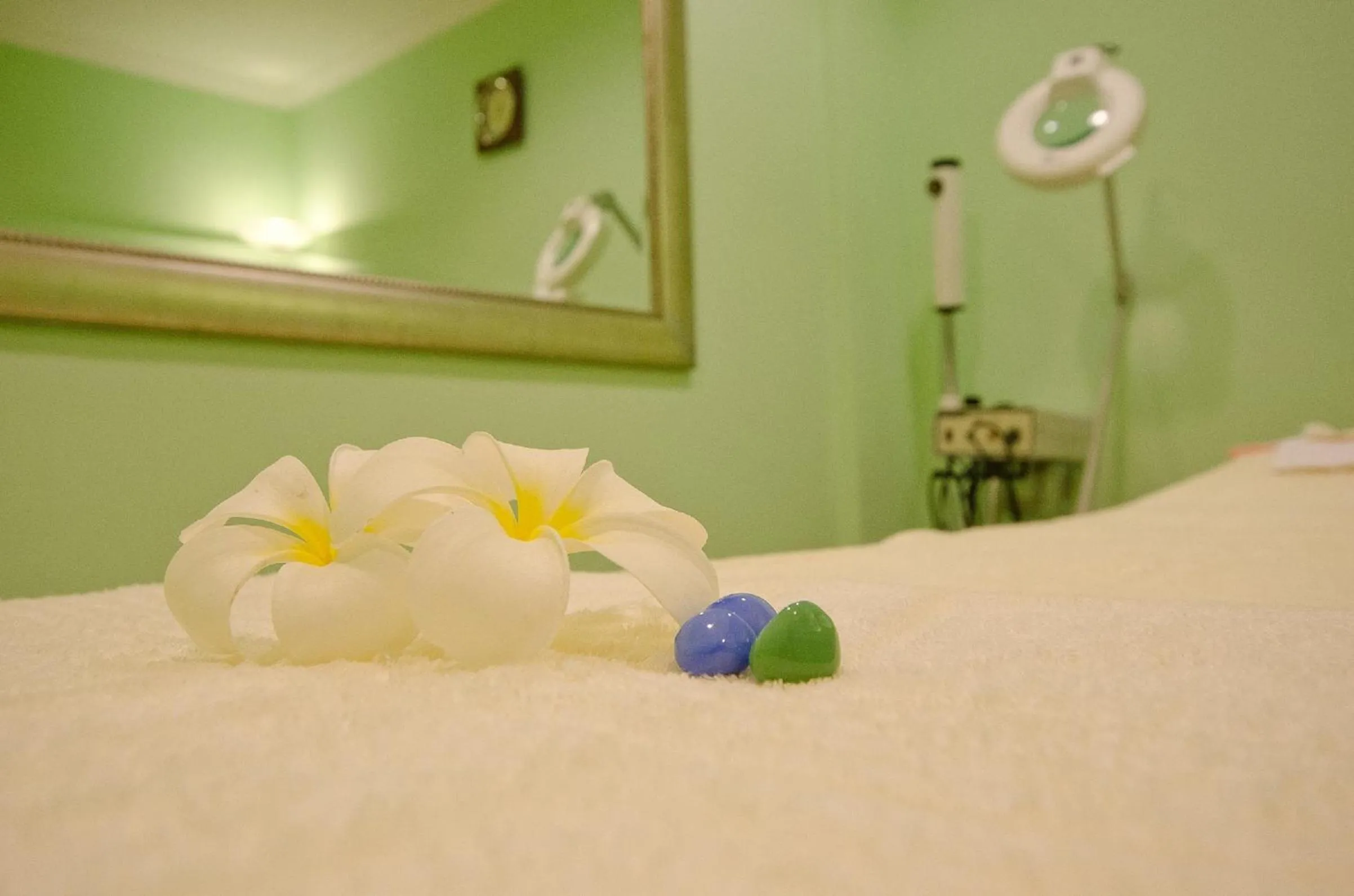 Massage, Bed in White Sands Hotel