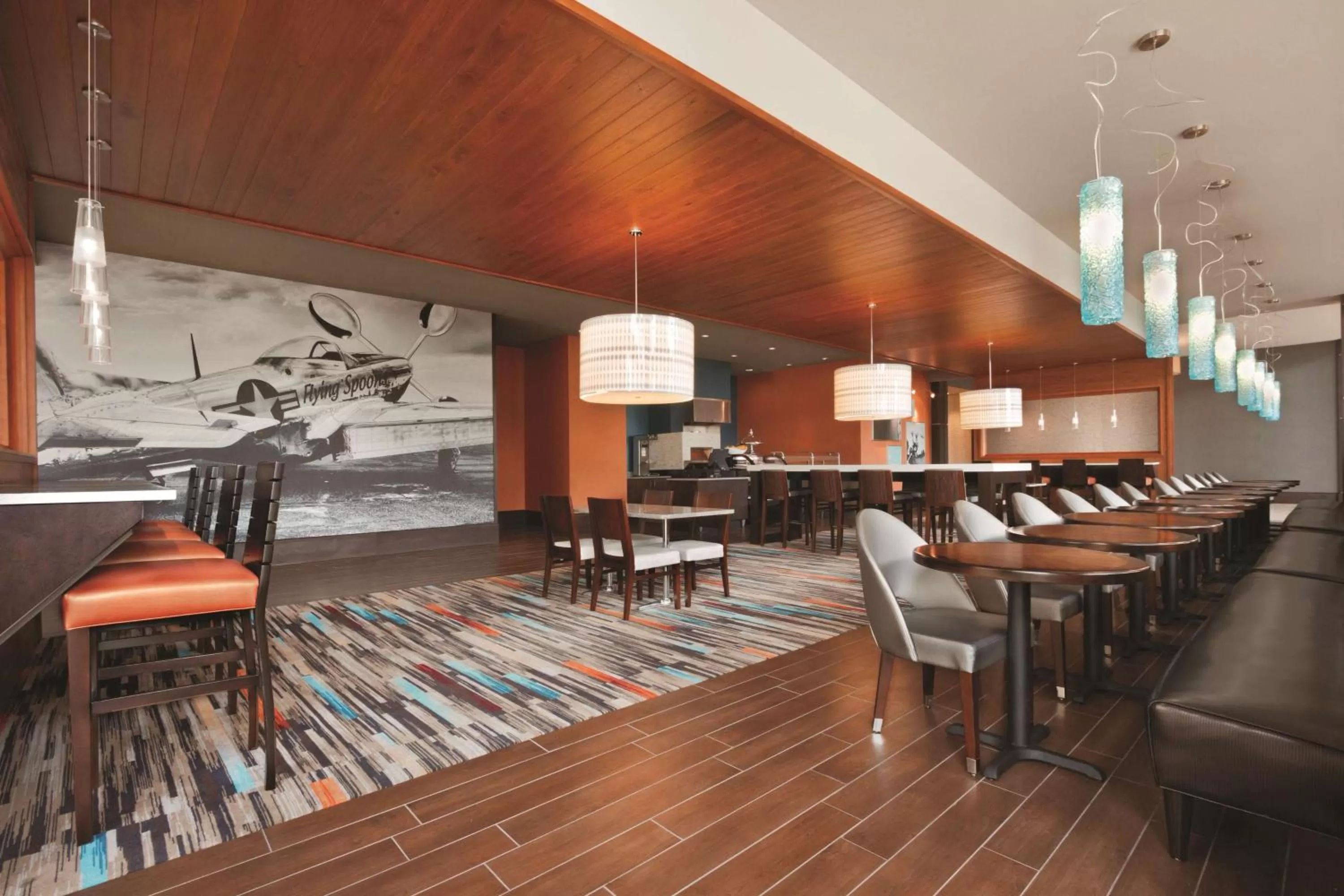 Restaurant/places to eat in Embassy Suites by Hilton Knoxville West