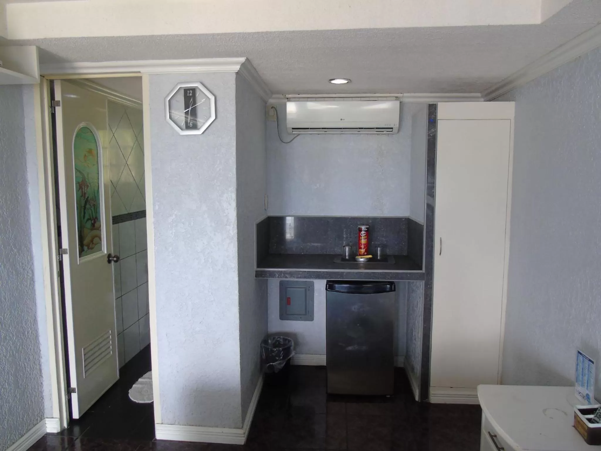 Photo of the whole room, Kitchen/Kitchenette in Blue Rock Resort