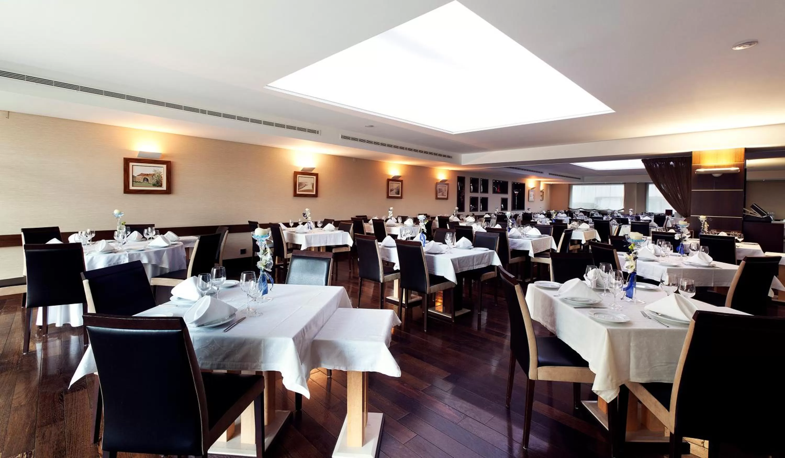 Restaurant/places to eat in Hotel Lux Fatima
