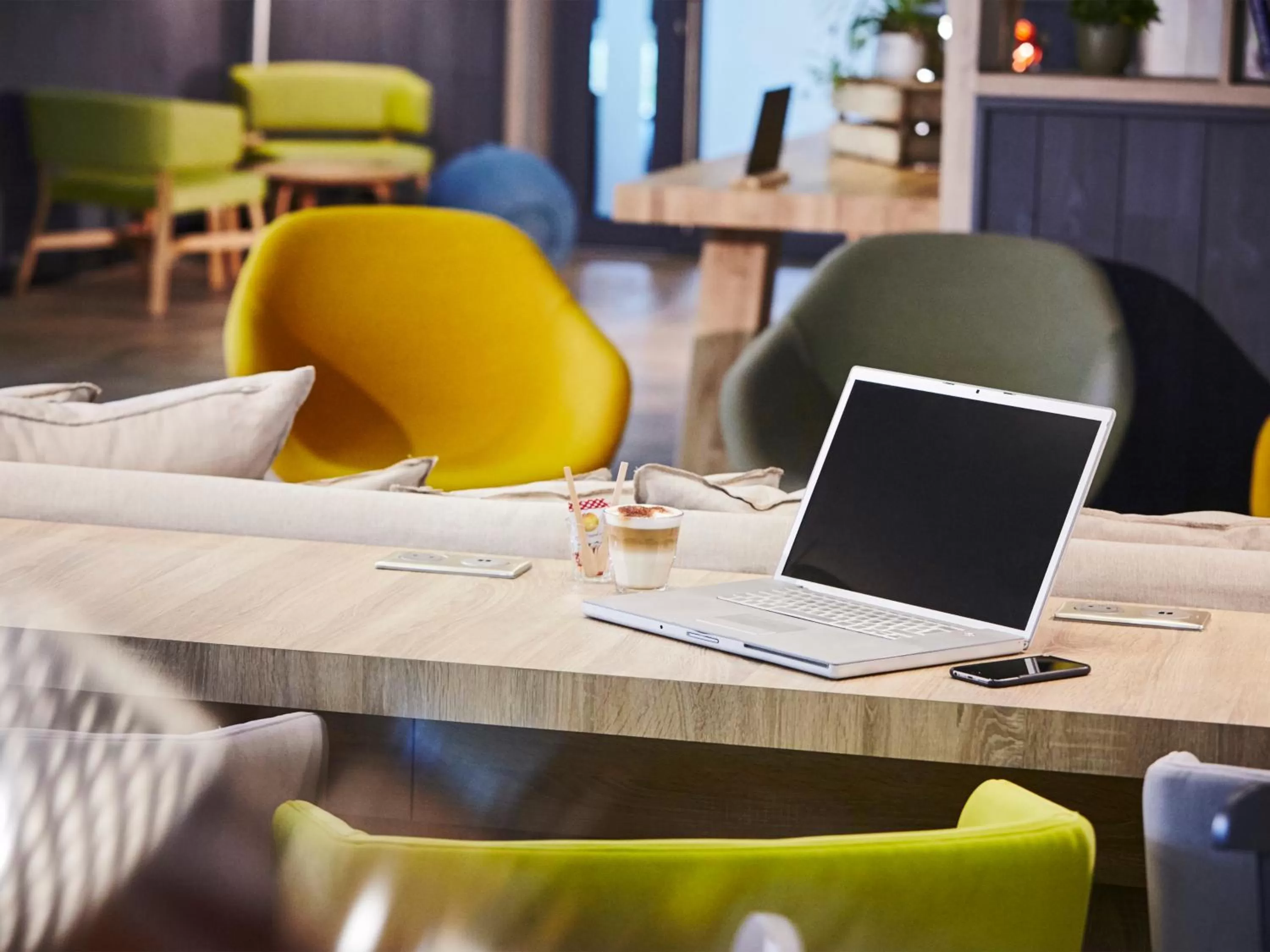 Business facilities in Campanile Poitiers - Site du Futuroscope