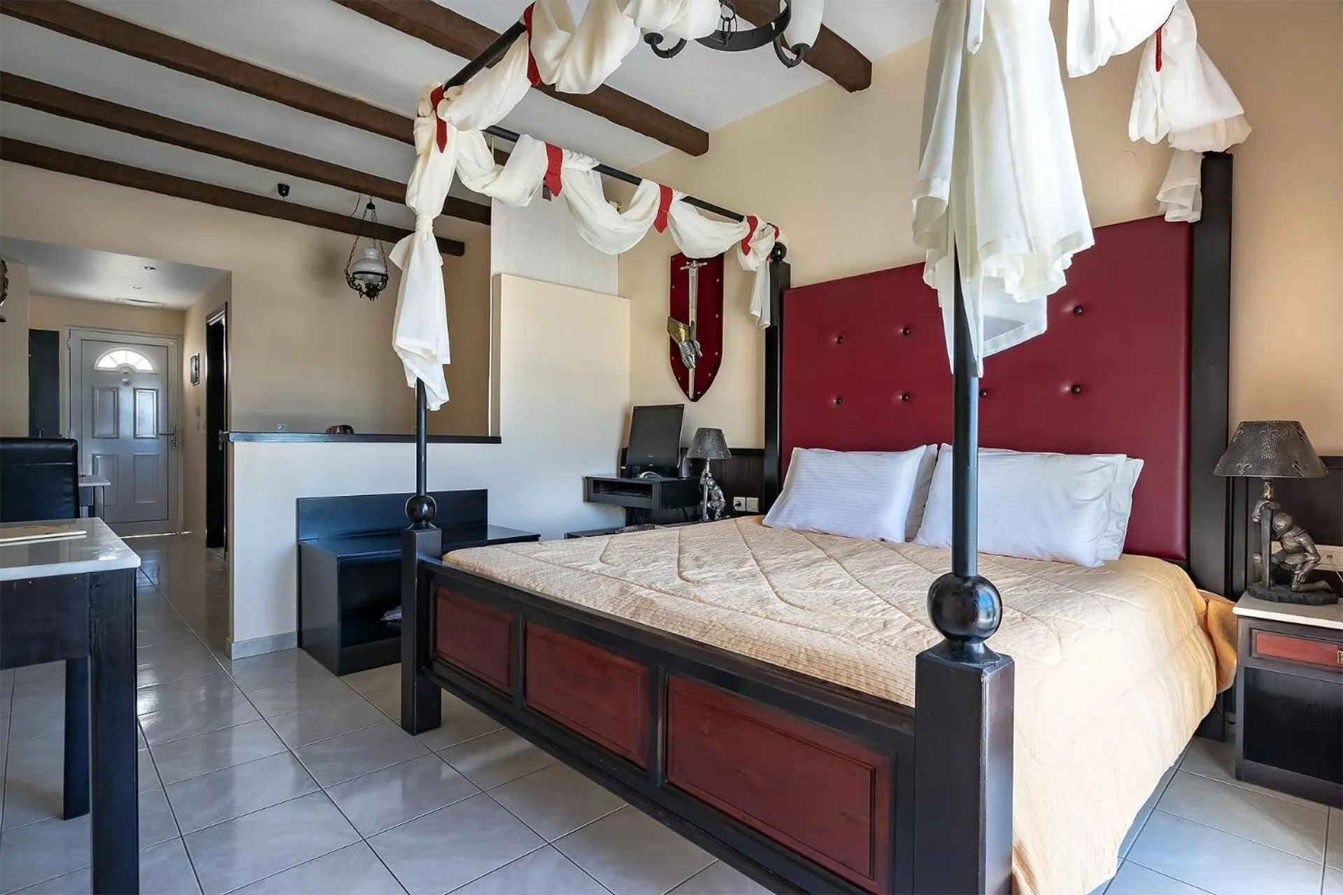 Bed in Castello Di Cavallieri Suites & Spa - Adults Only