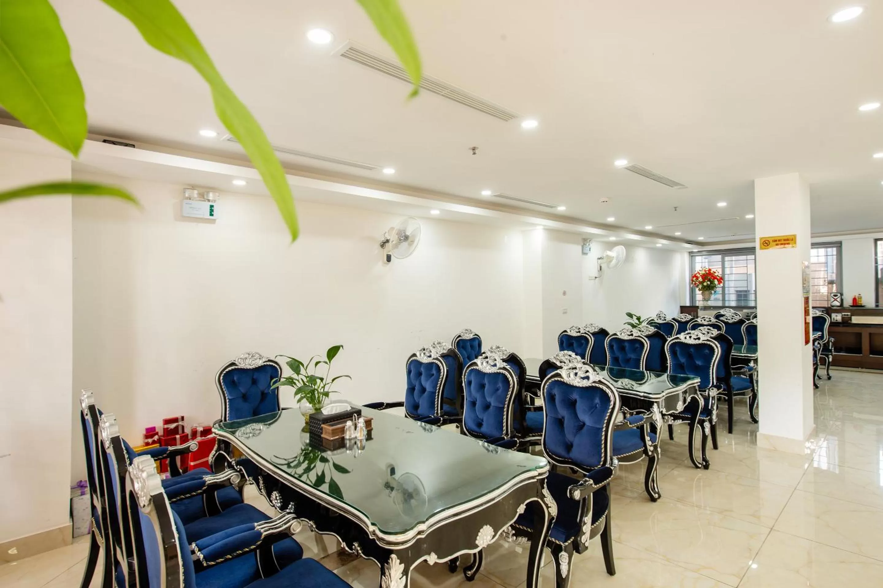 Restaurant/places to eat in Hanoi Suji Hotel