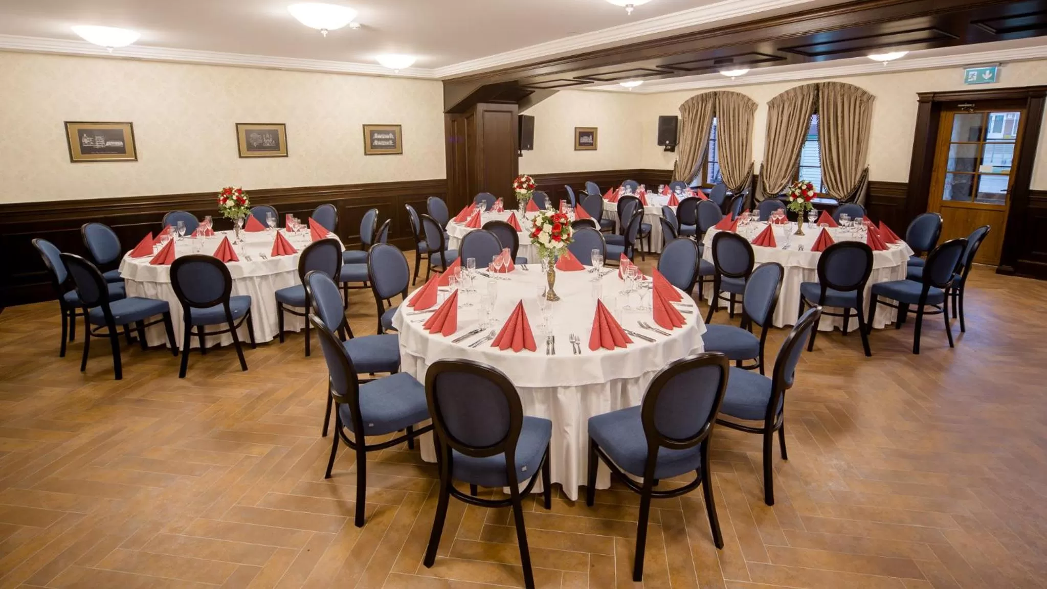 Banquet/Function facilities, Restaurant/Places to Eat in Hotel - Bar Grafaite