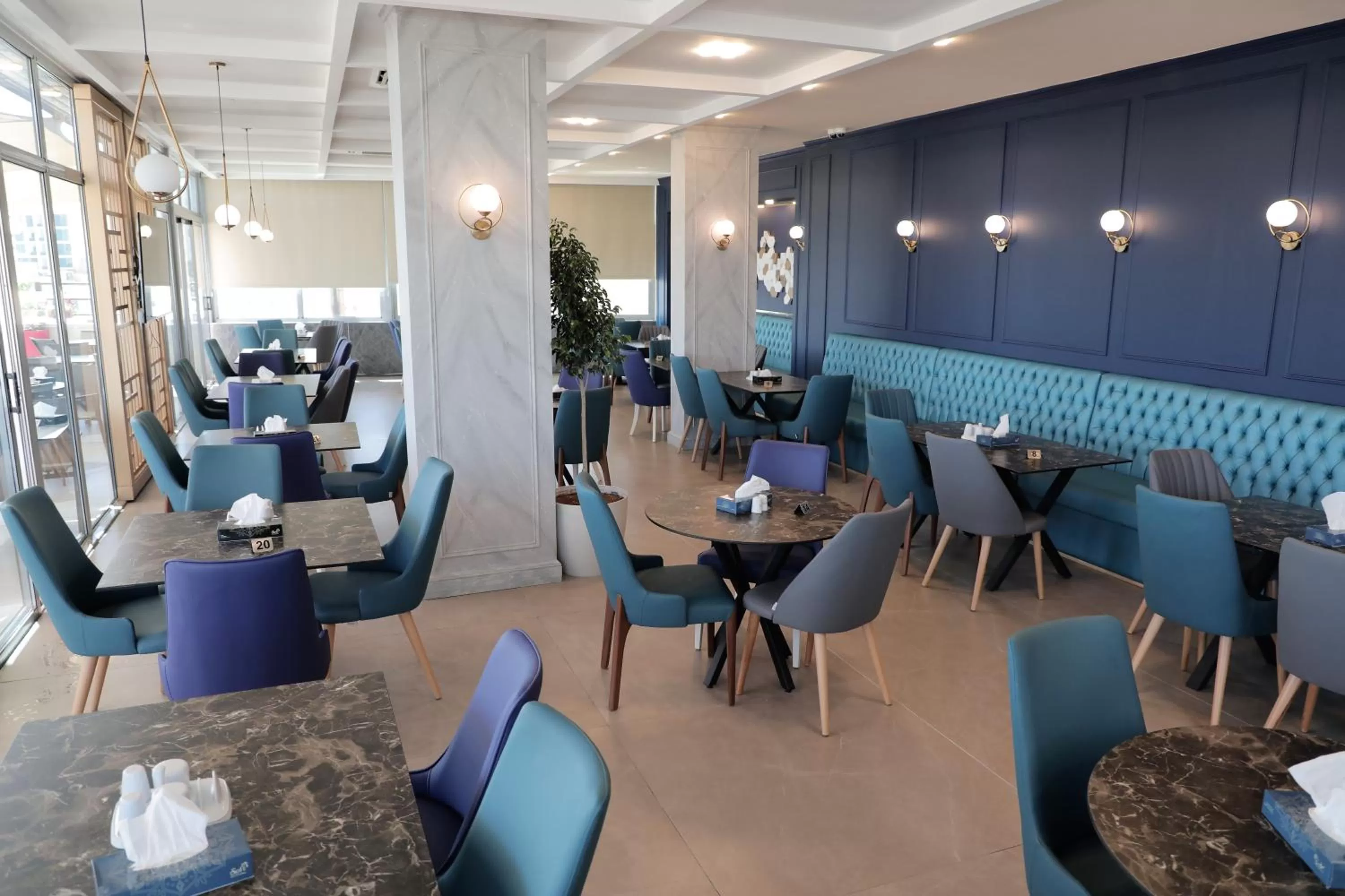 Restaurant/places to eat in Nishan Hotel