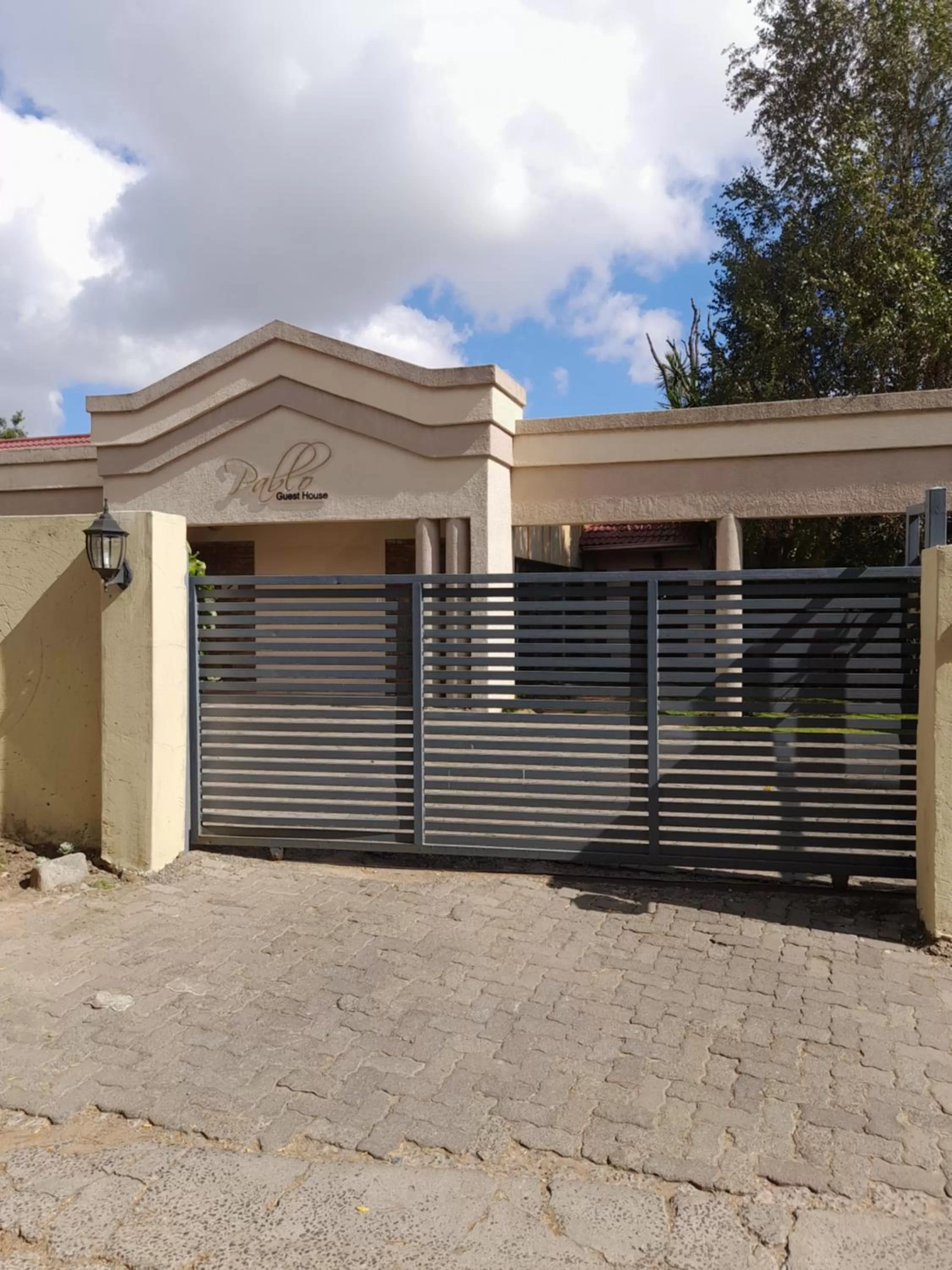 Property Building in Pablo Guesthouse