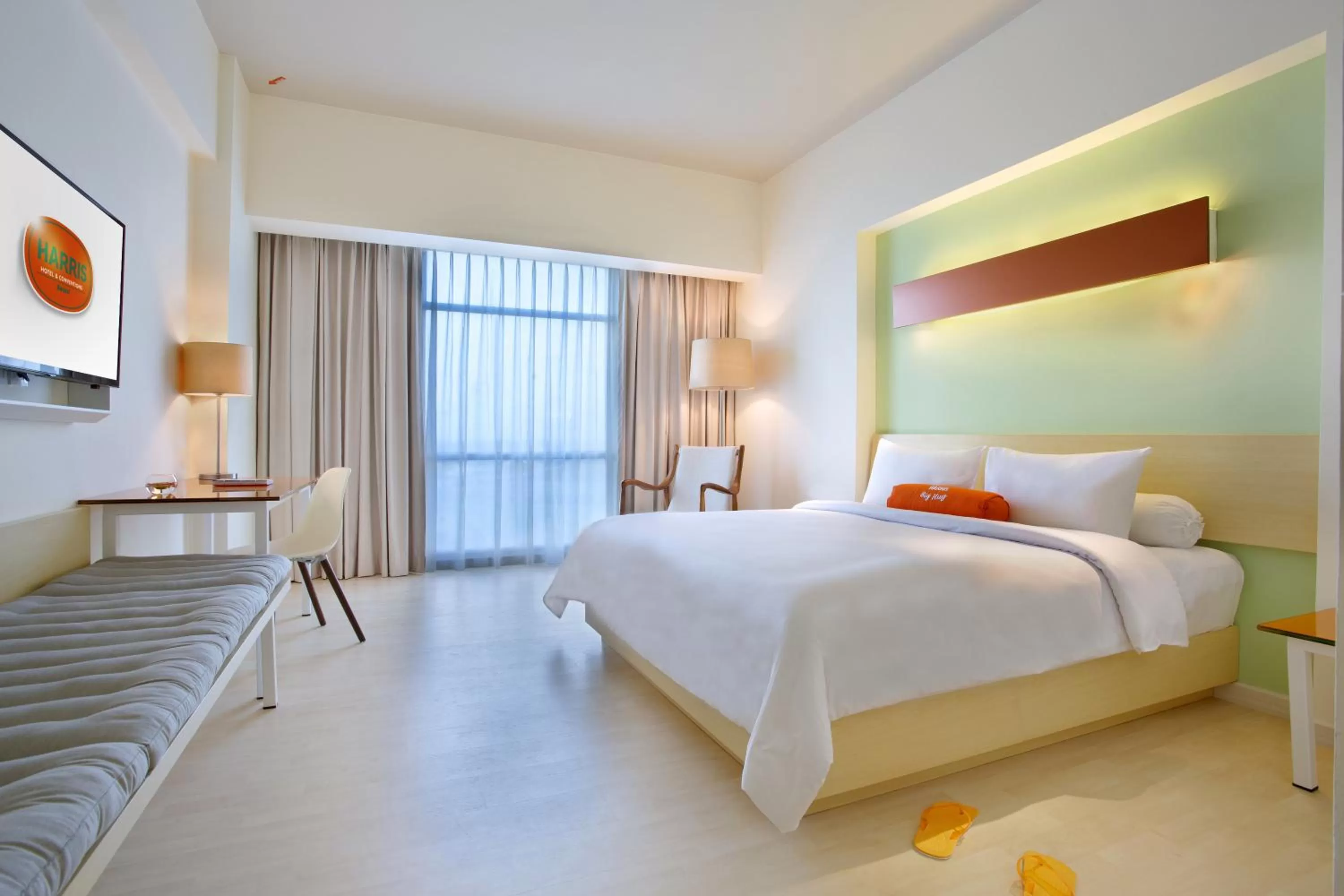 Bedroom, Bed in HARRIS Hotel & Conventions Bekasi