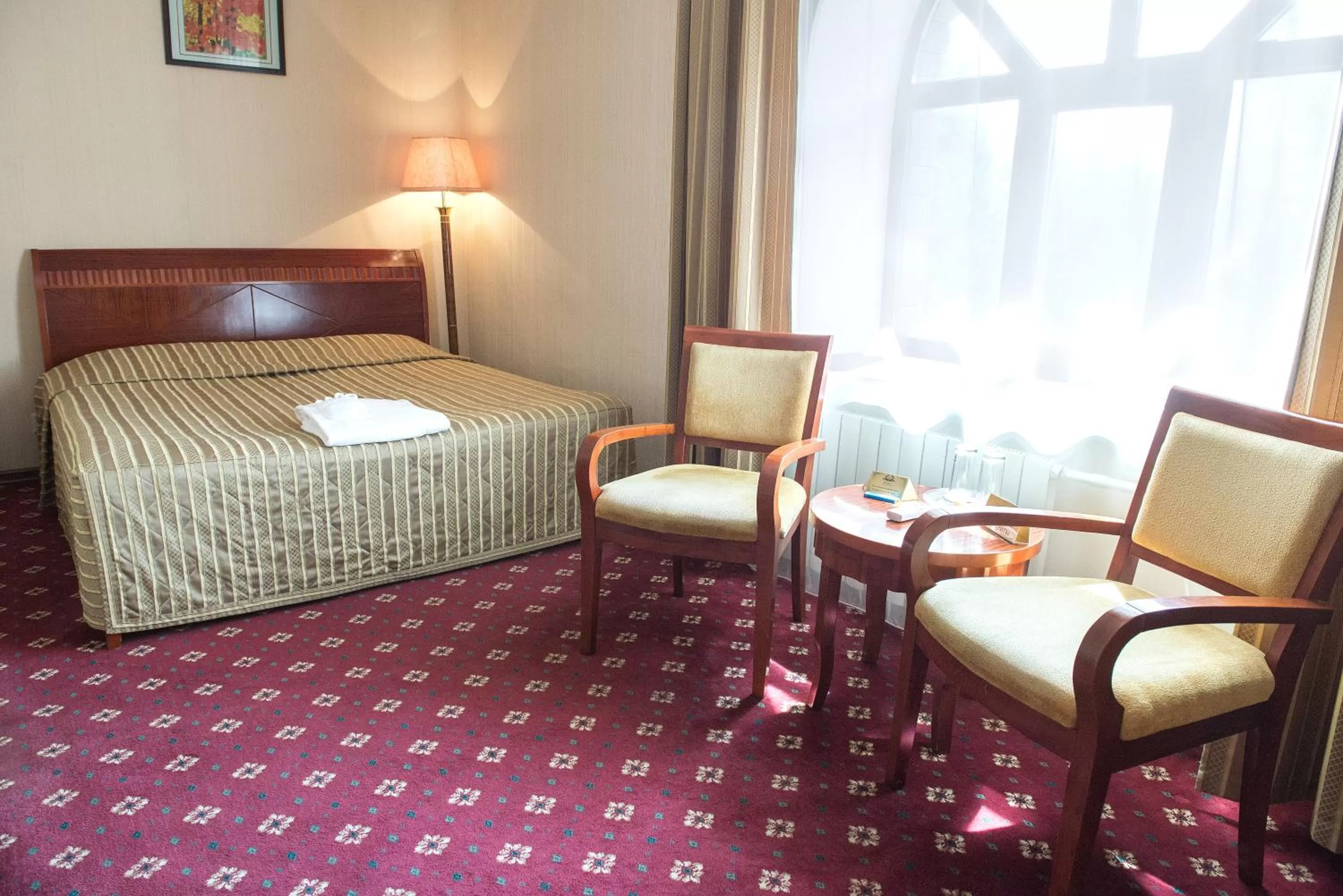 Photo of the whole room, Bed in Deluxe SPA-Hotel