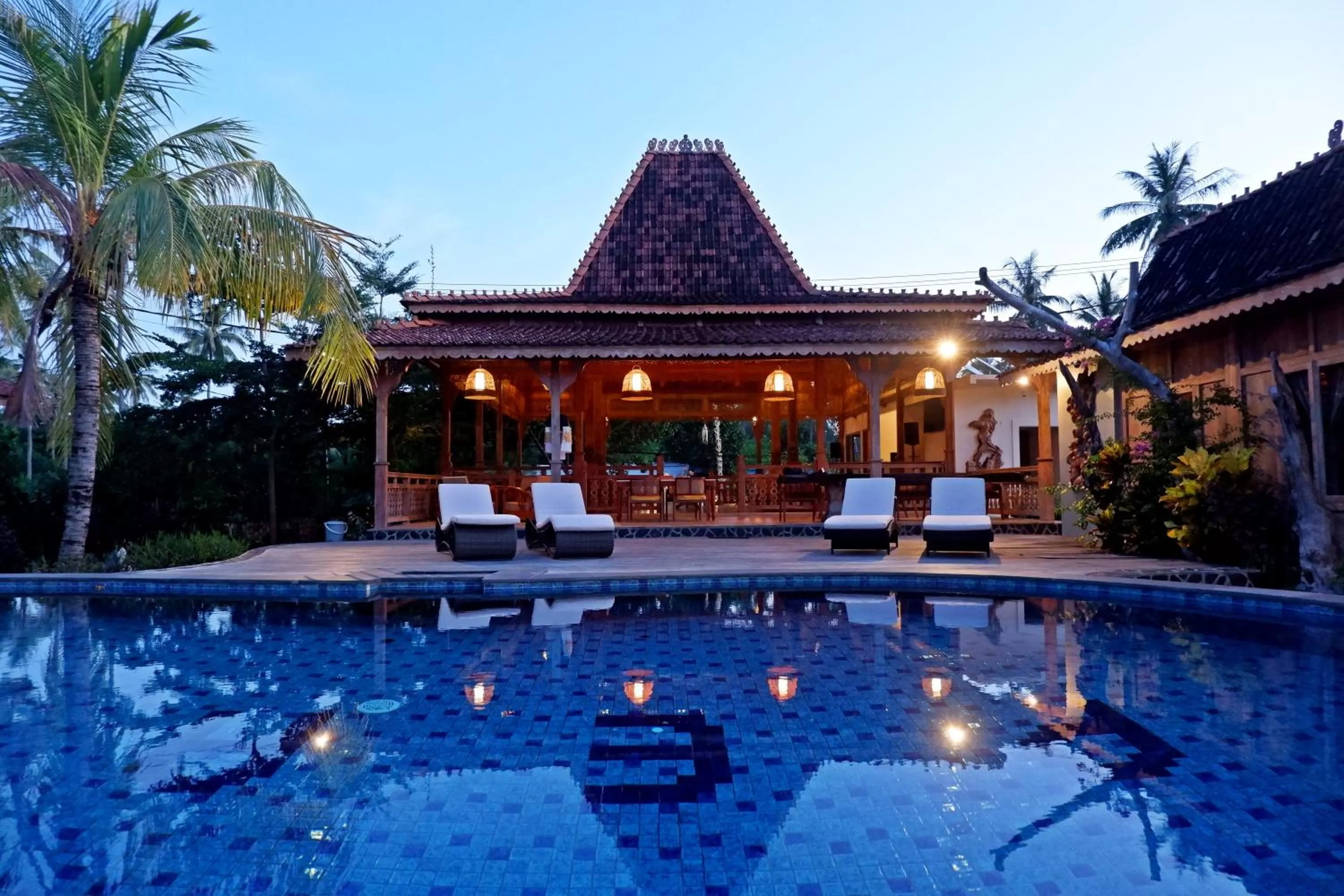 Restaurant/places to eat in Blue Harbor Beachfront Villas & Resto