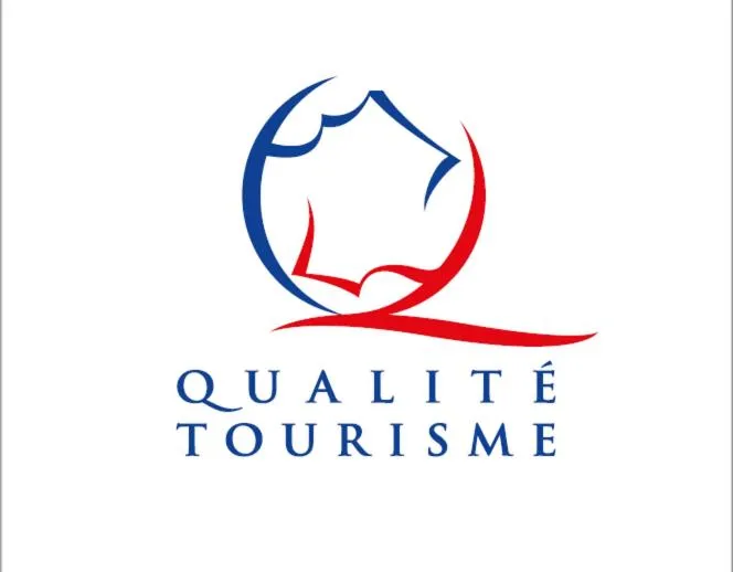 Property logo or sign in Logis hôtel Au Relais Nivernais