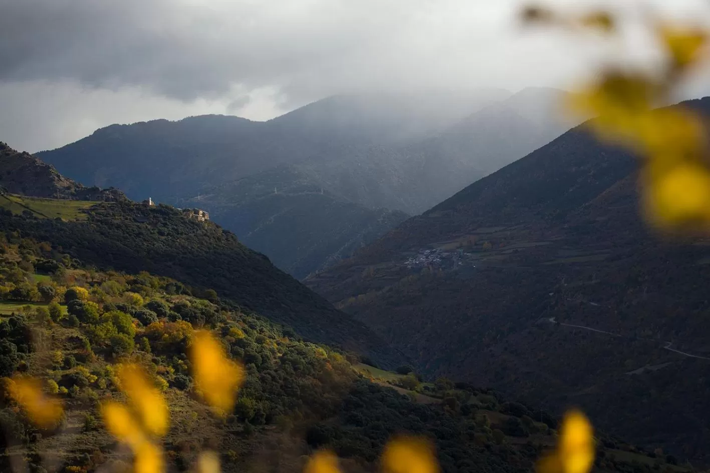 Natural landscape in Hotel Restaurant Les Brases