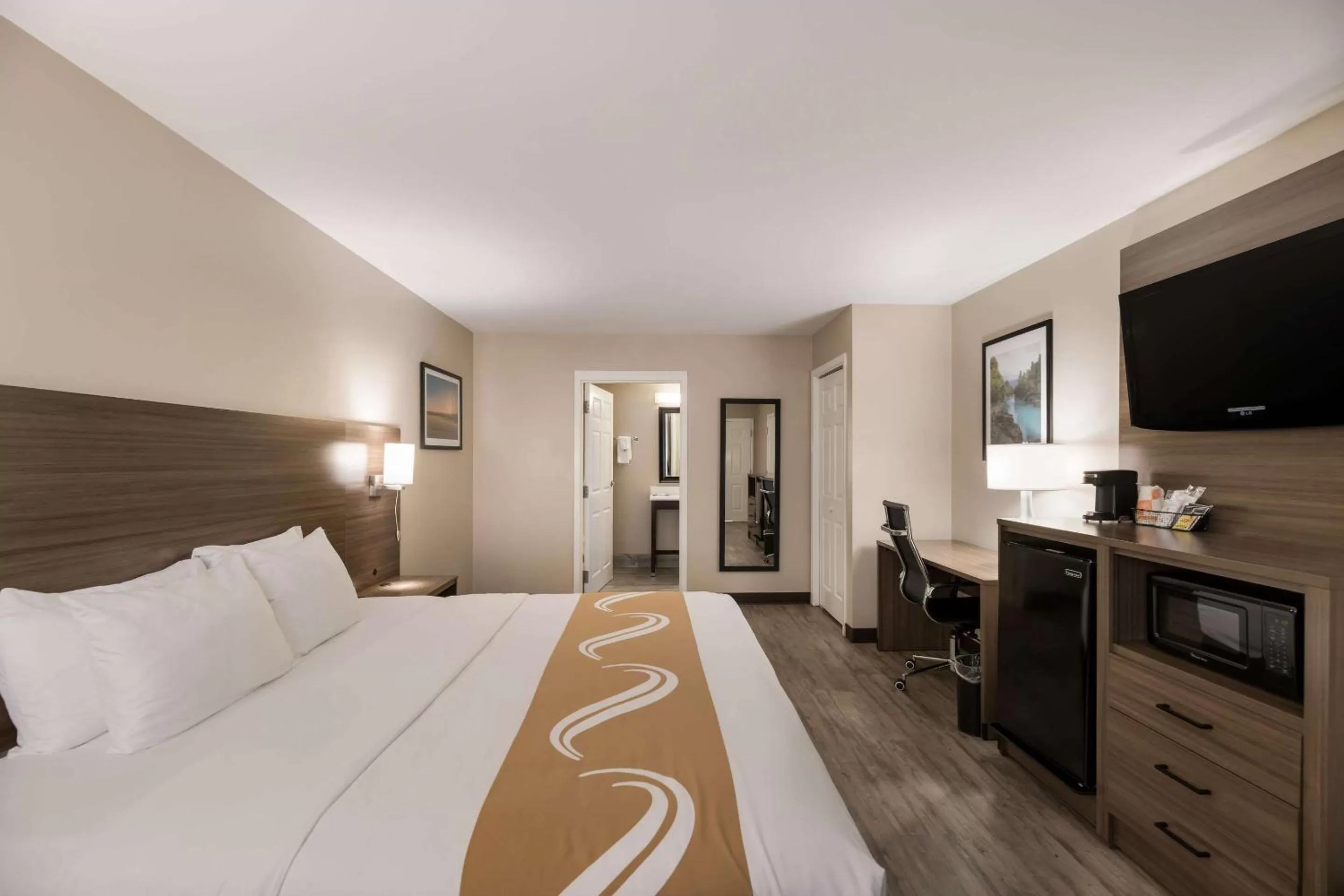 Bedroom, Bed in Quality Inn