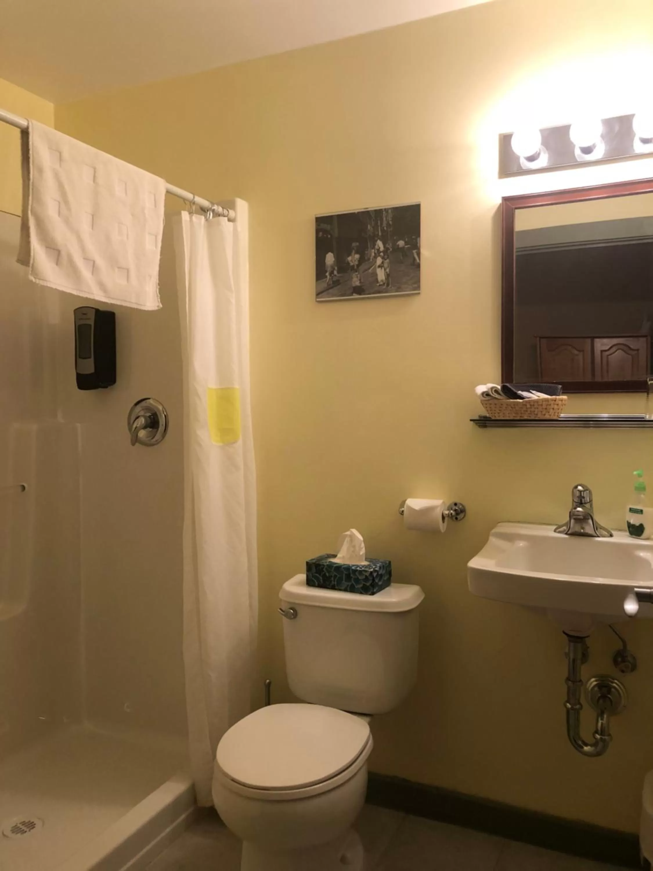 Crowsnest Vineyards Guesthouse