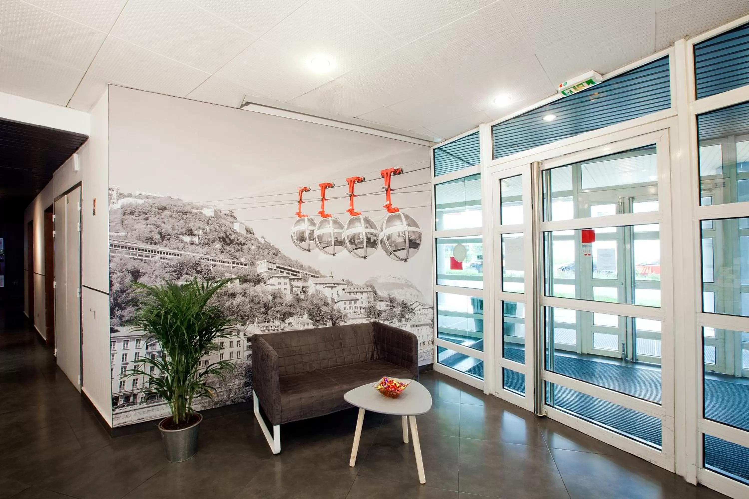 Lounge or bar in Séjours & Affaires Grenoble Marie Curie