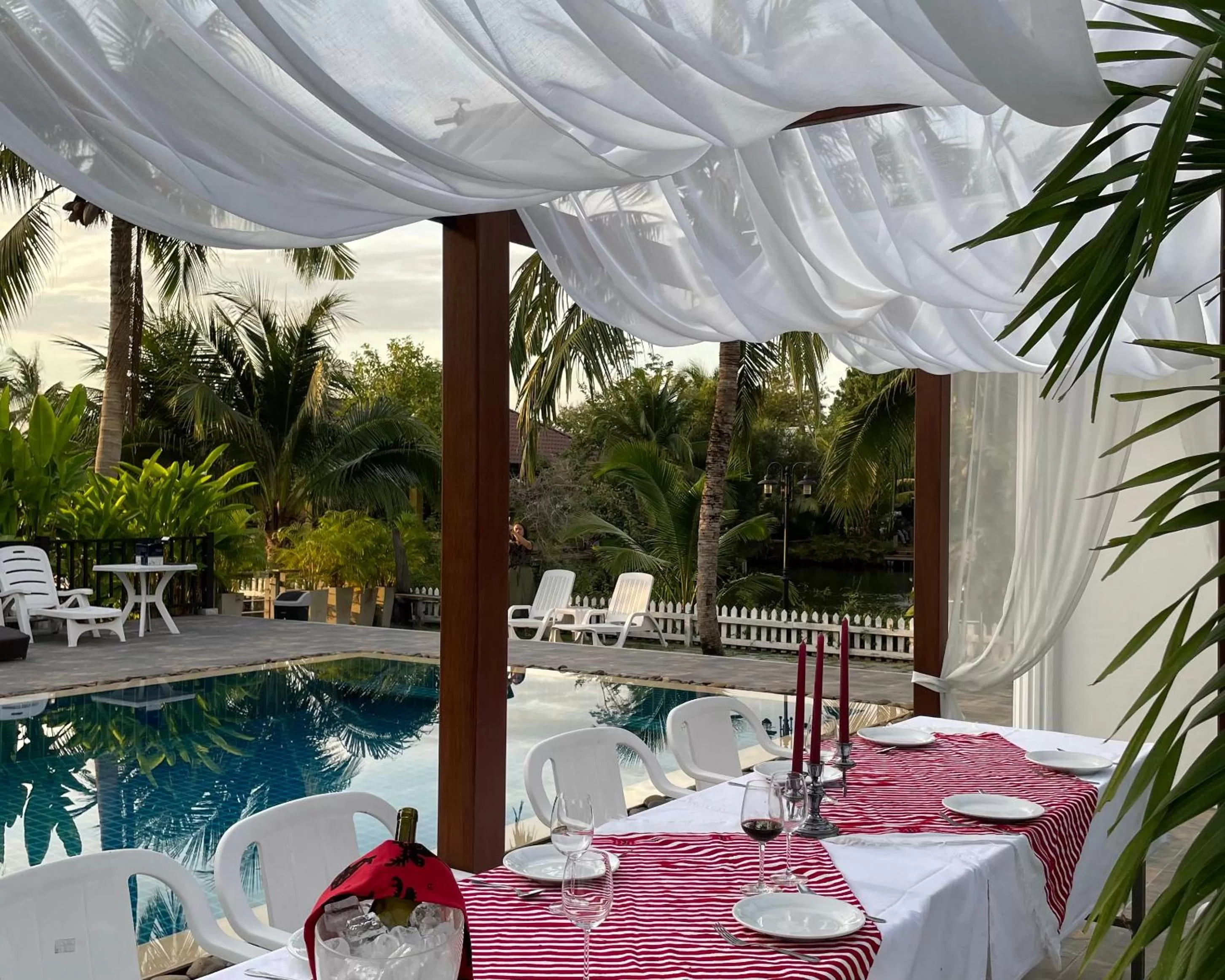 Swimming pool in Baan Thai House