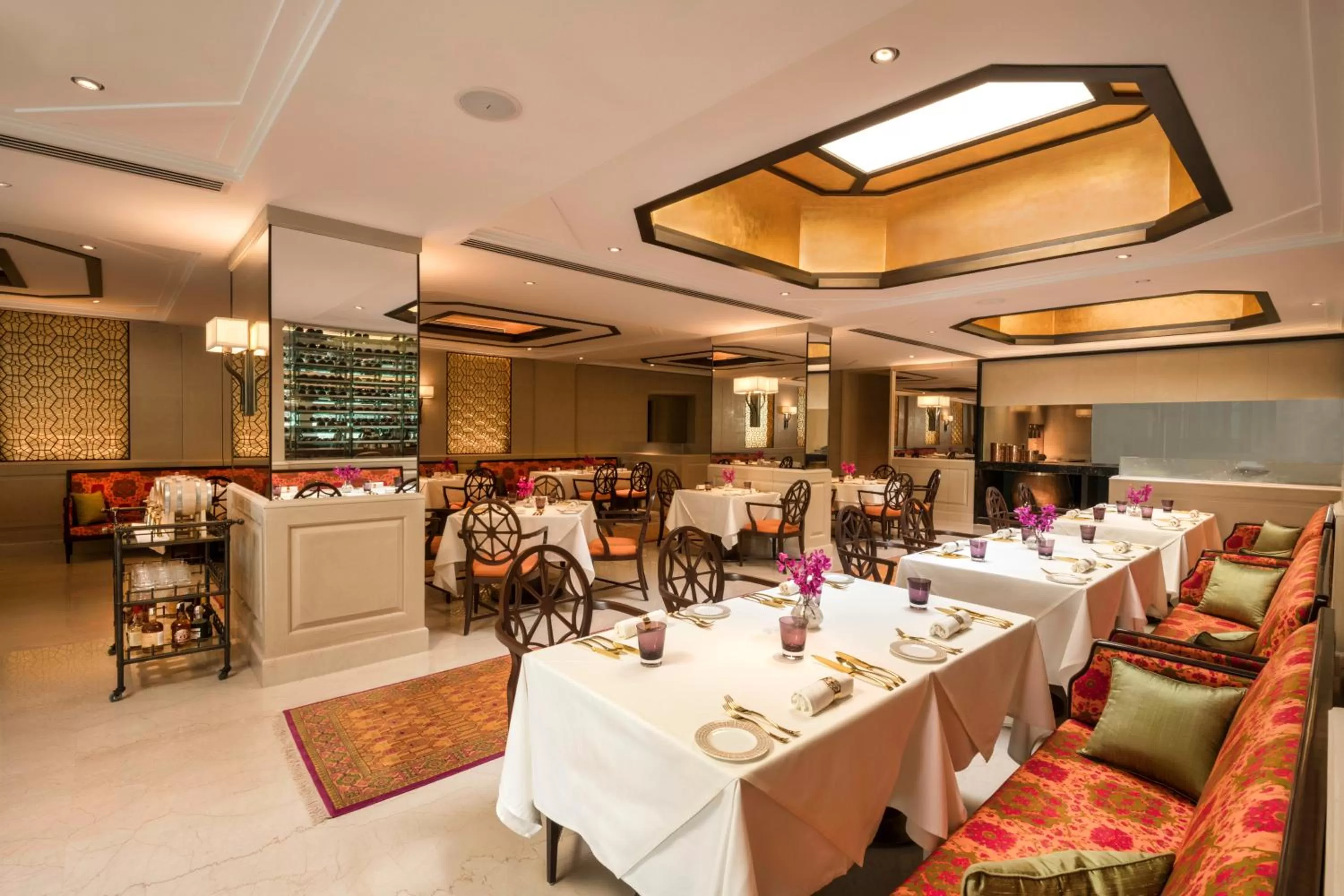 Restaurant/places to eat in The Oberoi New Delhi