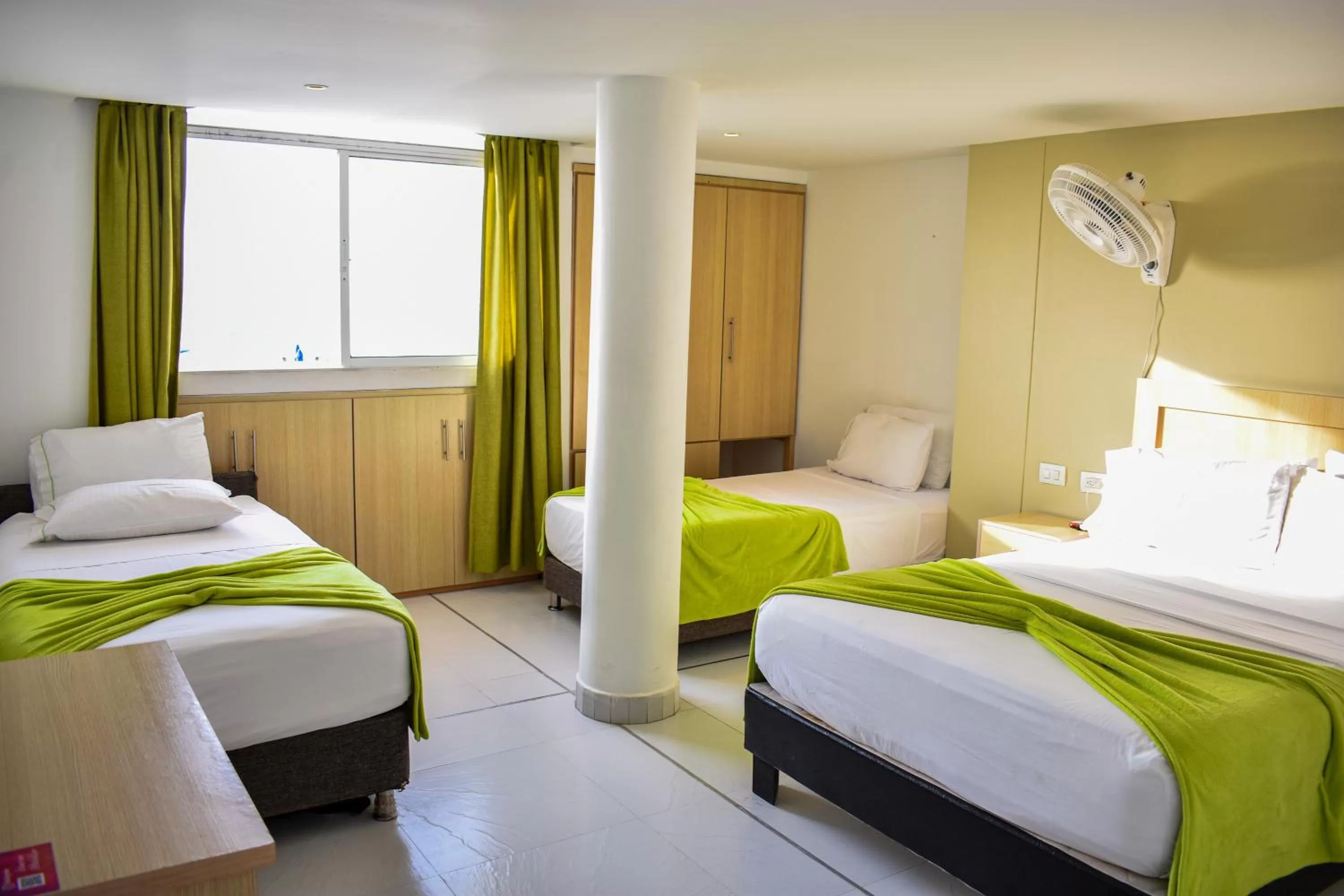 Sea view, Bed in Hotel Isla Capri