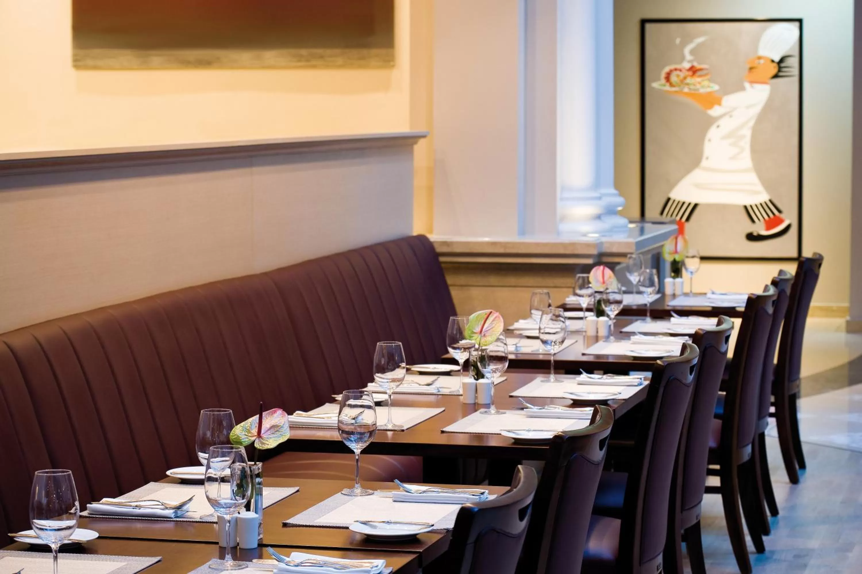 Restaurant/places to eat in Mövenpick Hotel & Apartments Bur Dubai