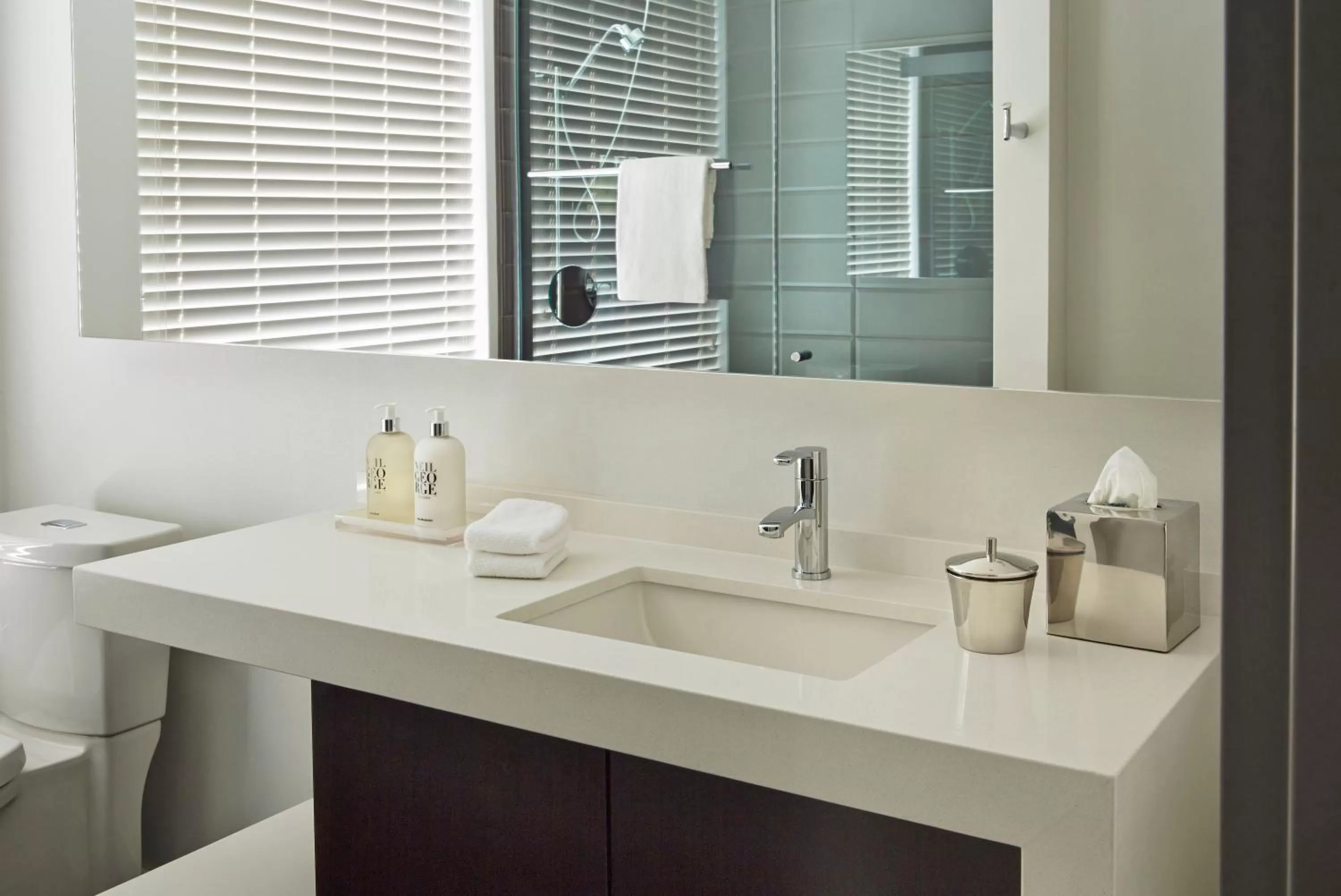 Bathroom in Hotel Zetta San Francisco