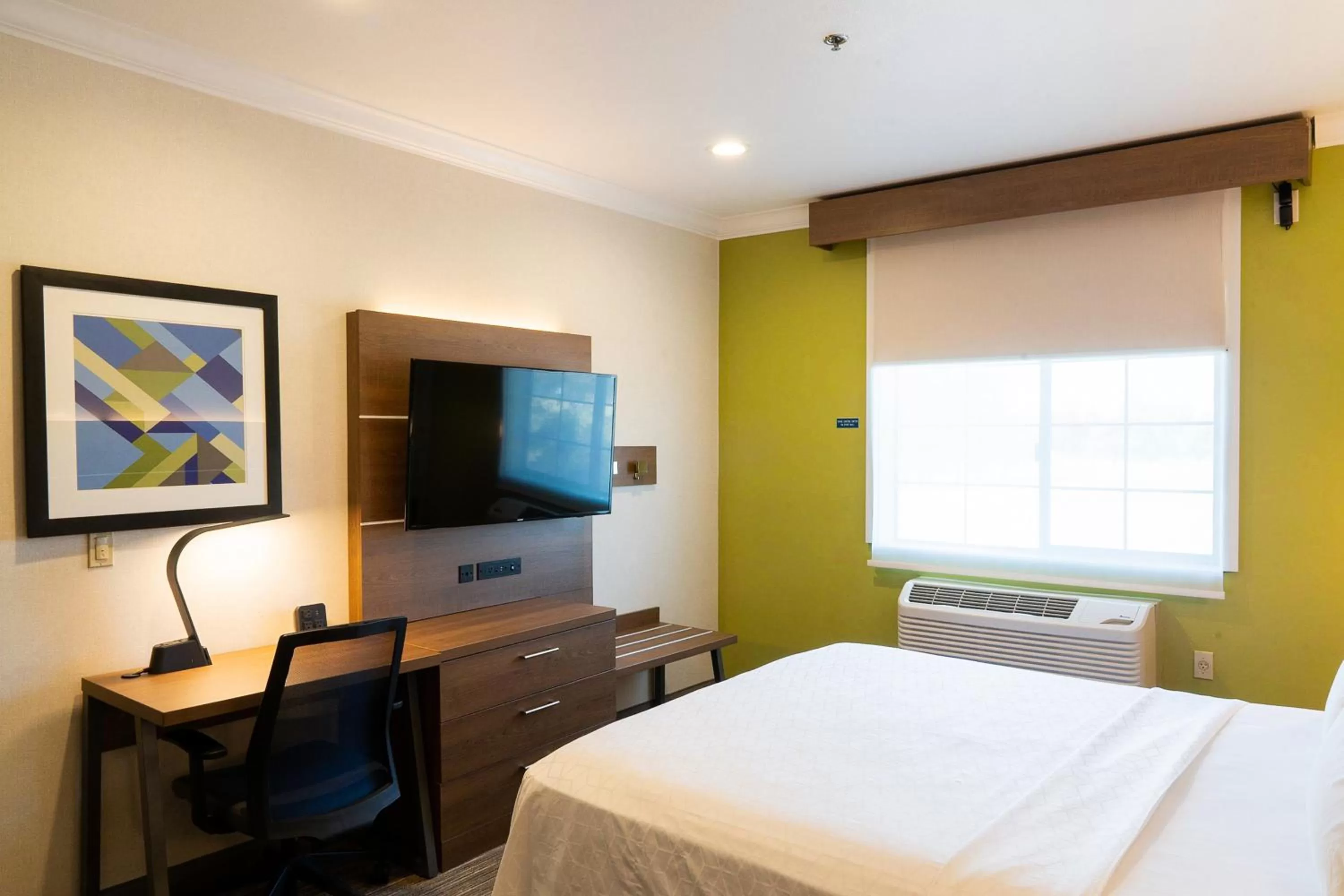 Bedroom, Bed in Holiday Inn Express Davis-University Area by IHG