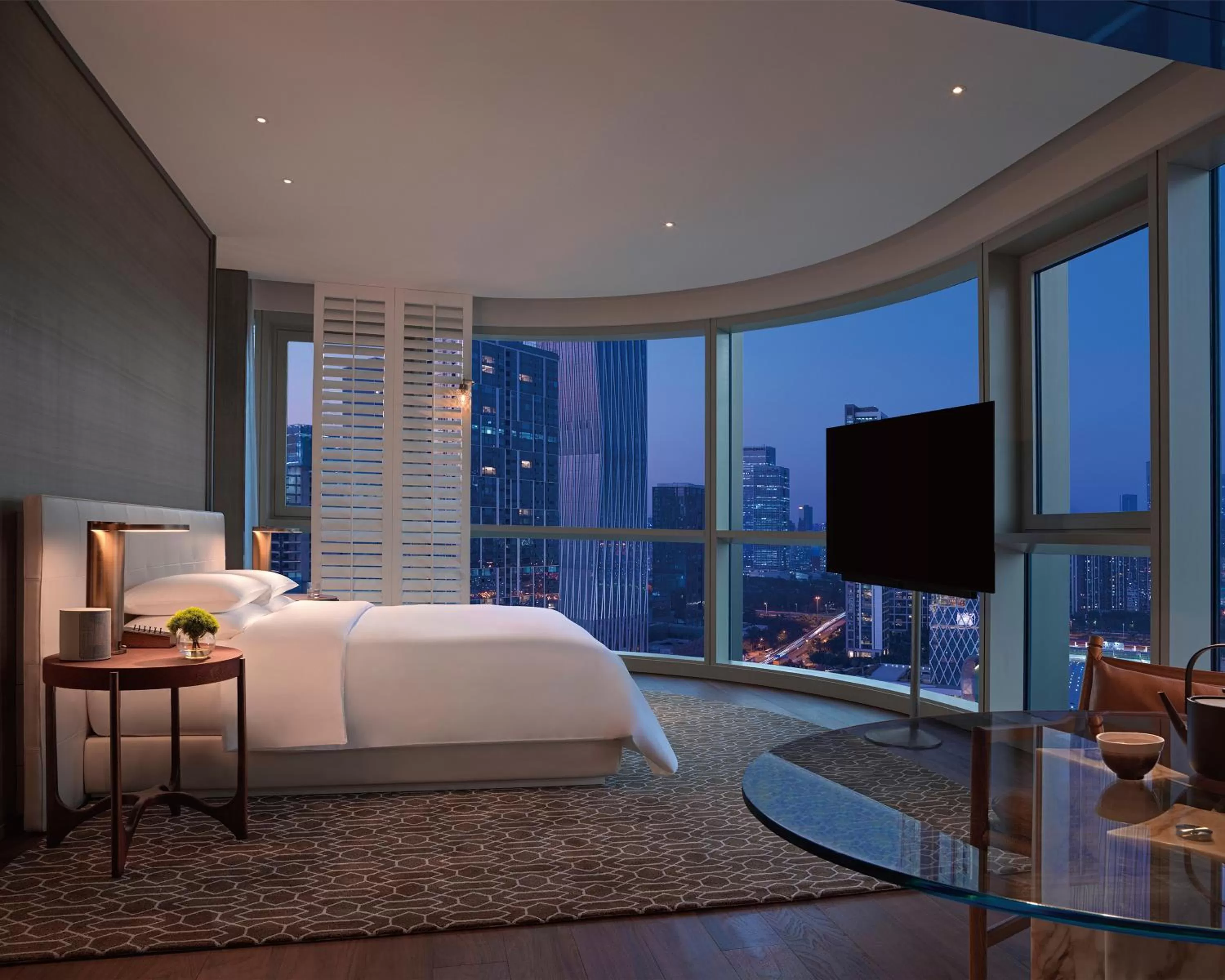 Photo of the whole room, Bed in Andaz Shenzhen Bay