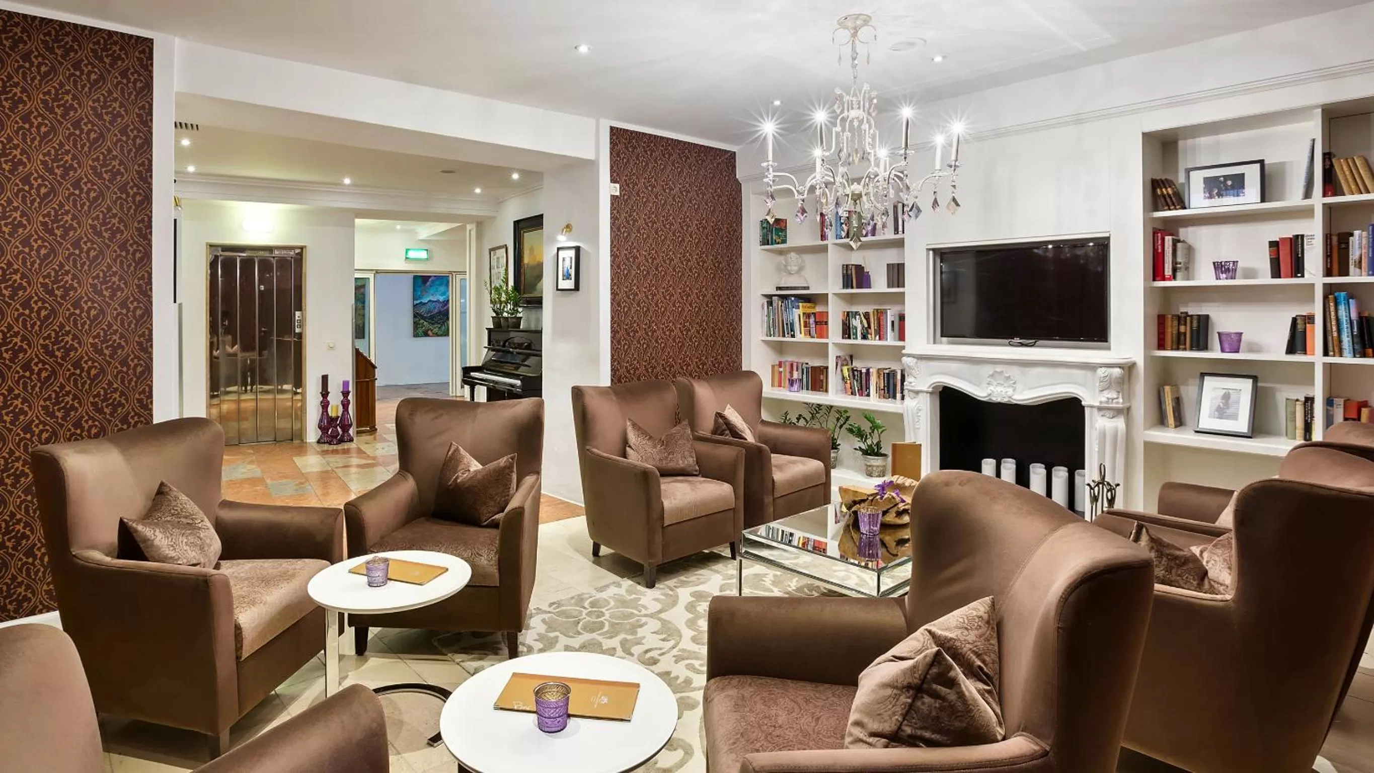 Library in Radisson Blu Hotel Altstadt