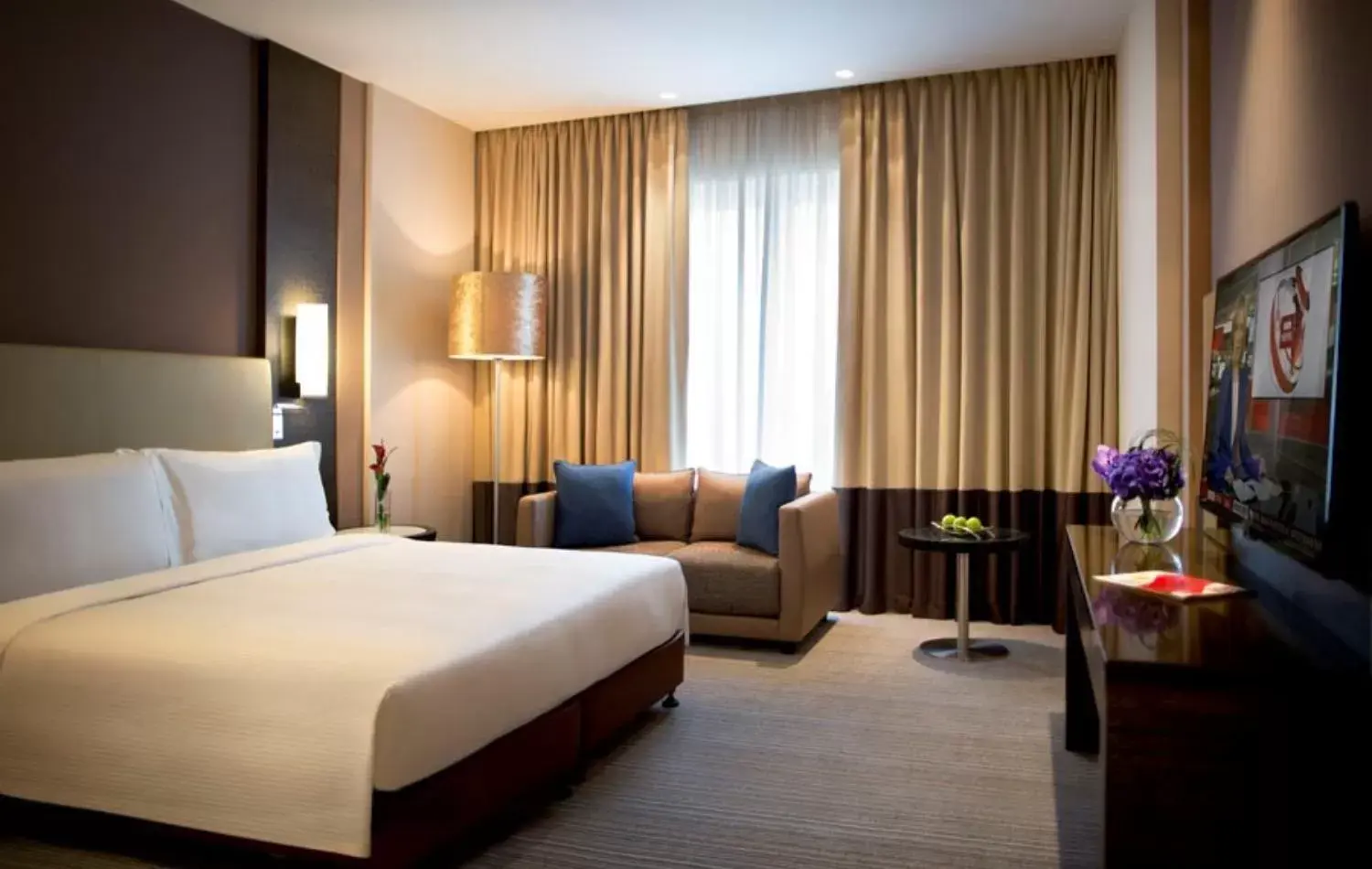 Spacious Room with Balcony - King Bed in Hili Rayhaan by Rotana Spacious Room with Balcony - King Bed in Hili Rayhaan by Rotana